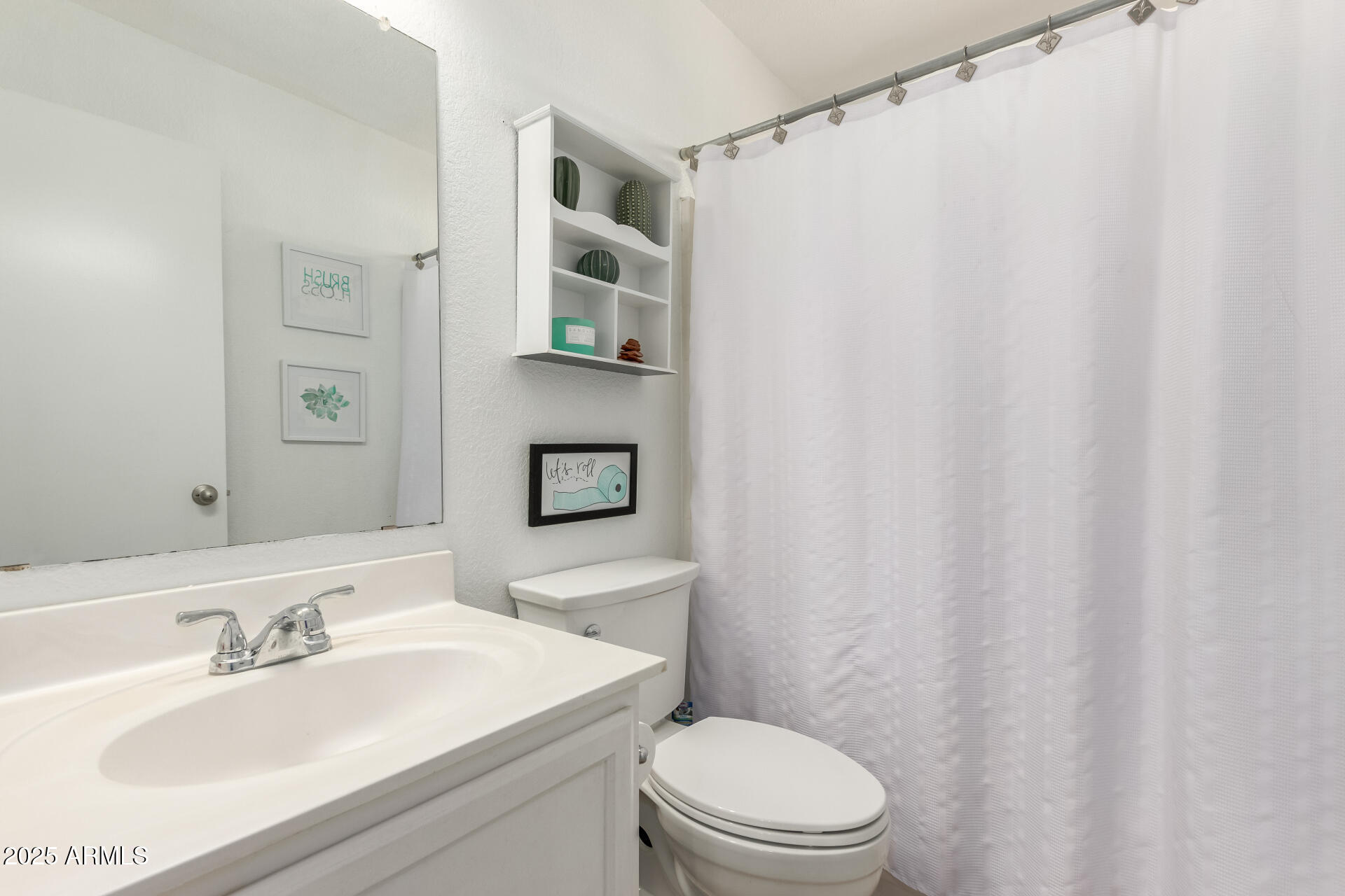 4545 E WOODLAND Drive