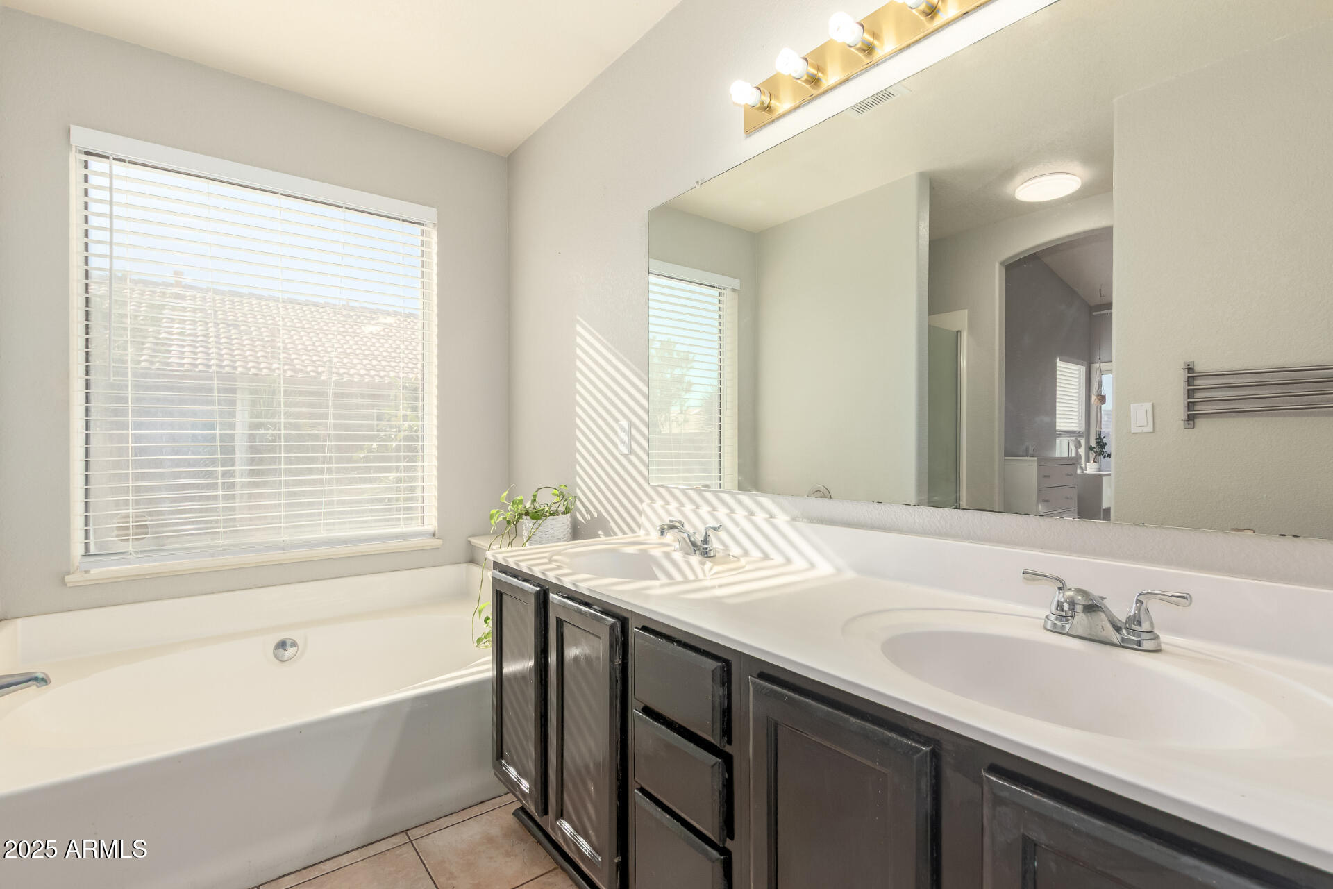 4545 E WOODLAND Drive