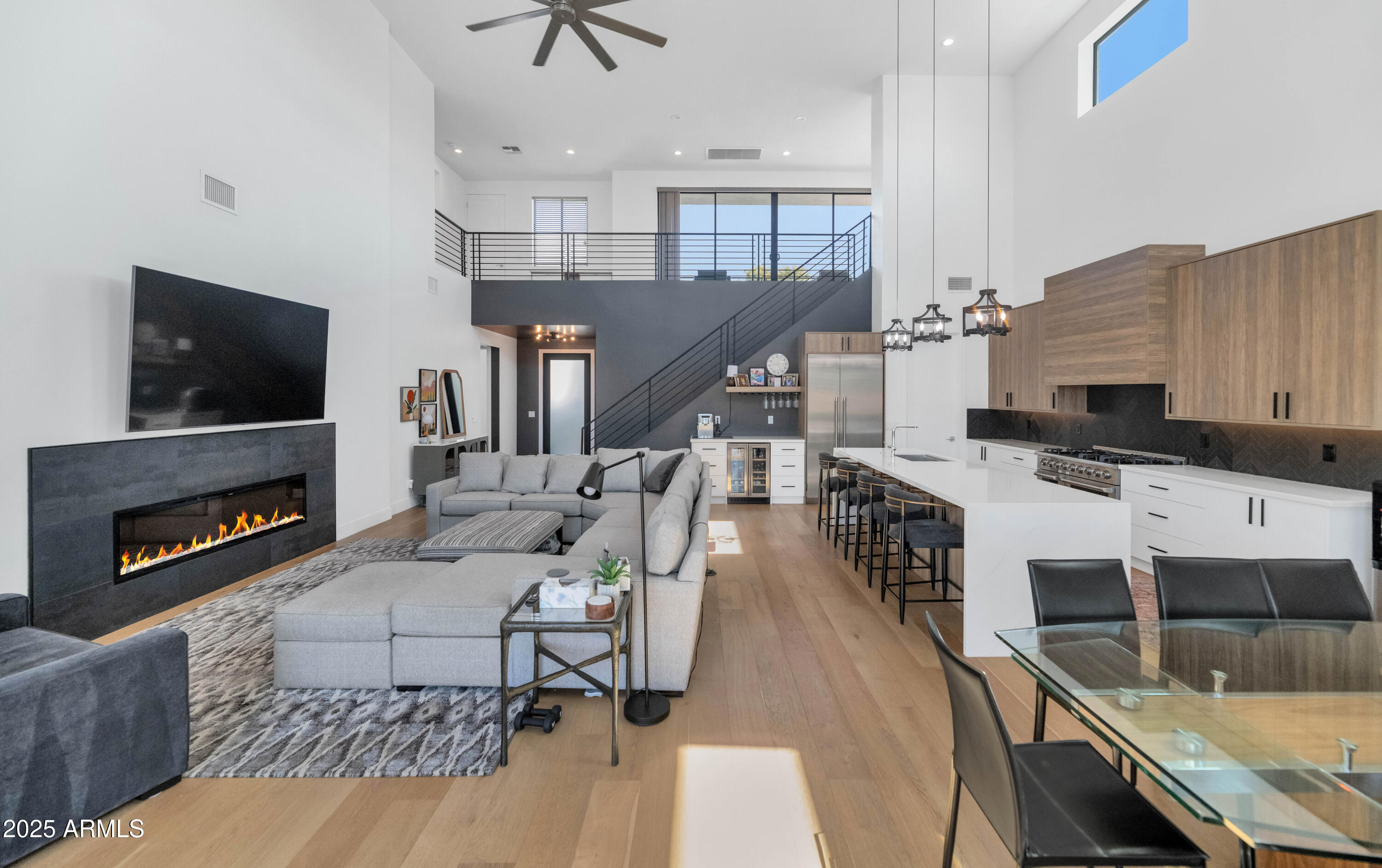 4413 E TURNEY Avenue