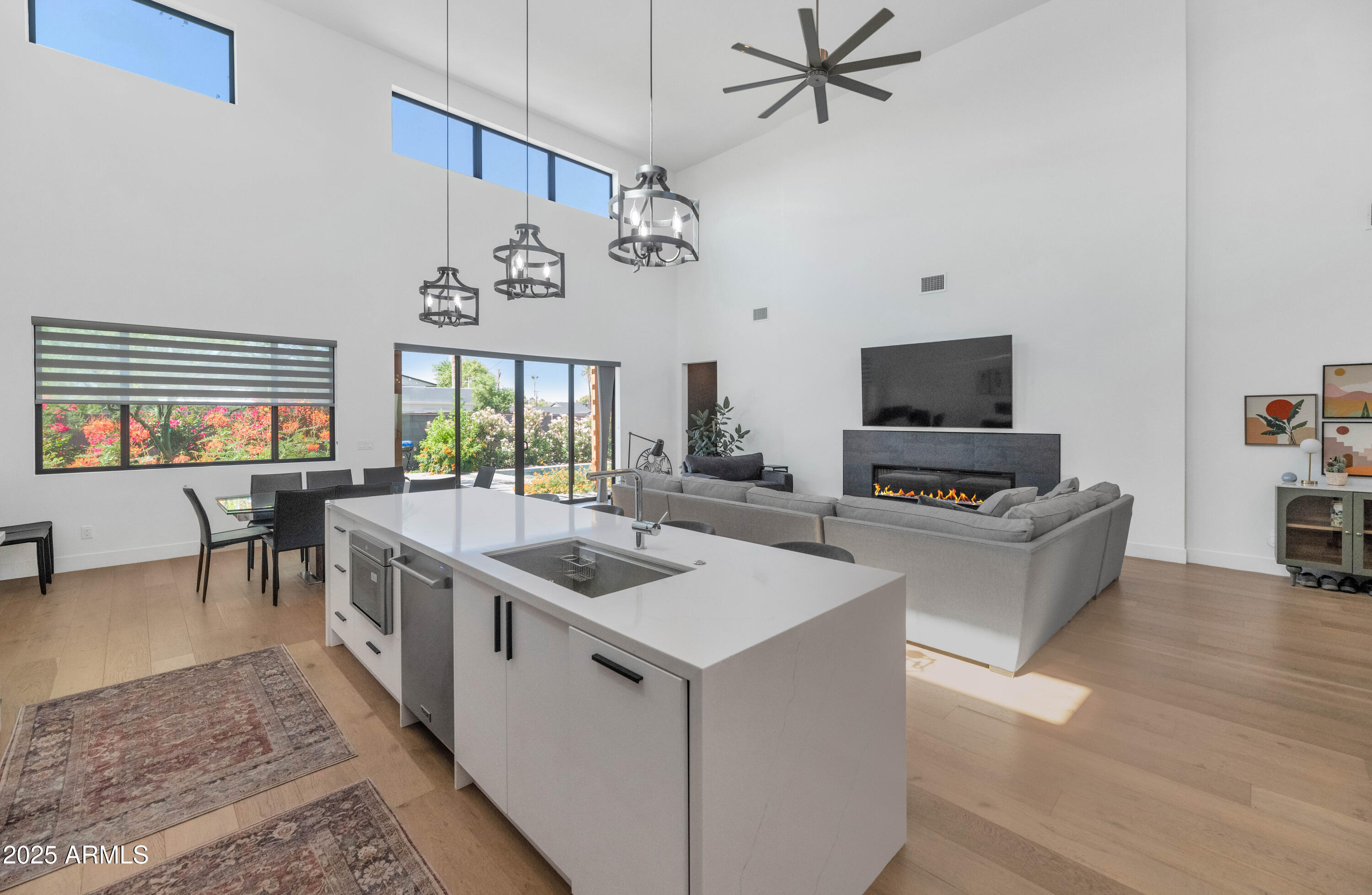 4413 E TURNEY Avenue