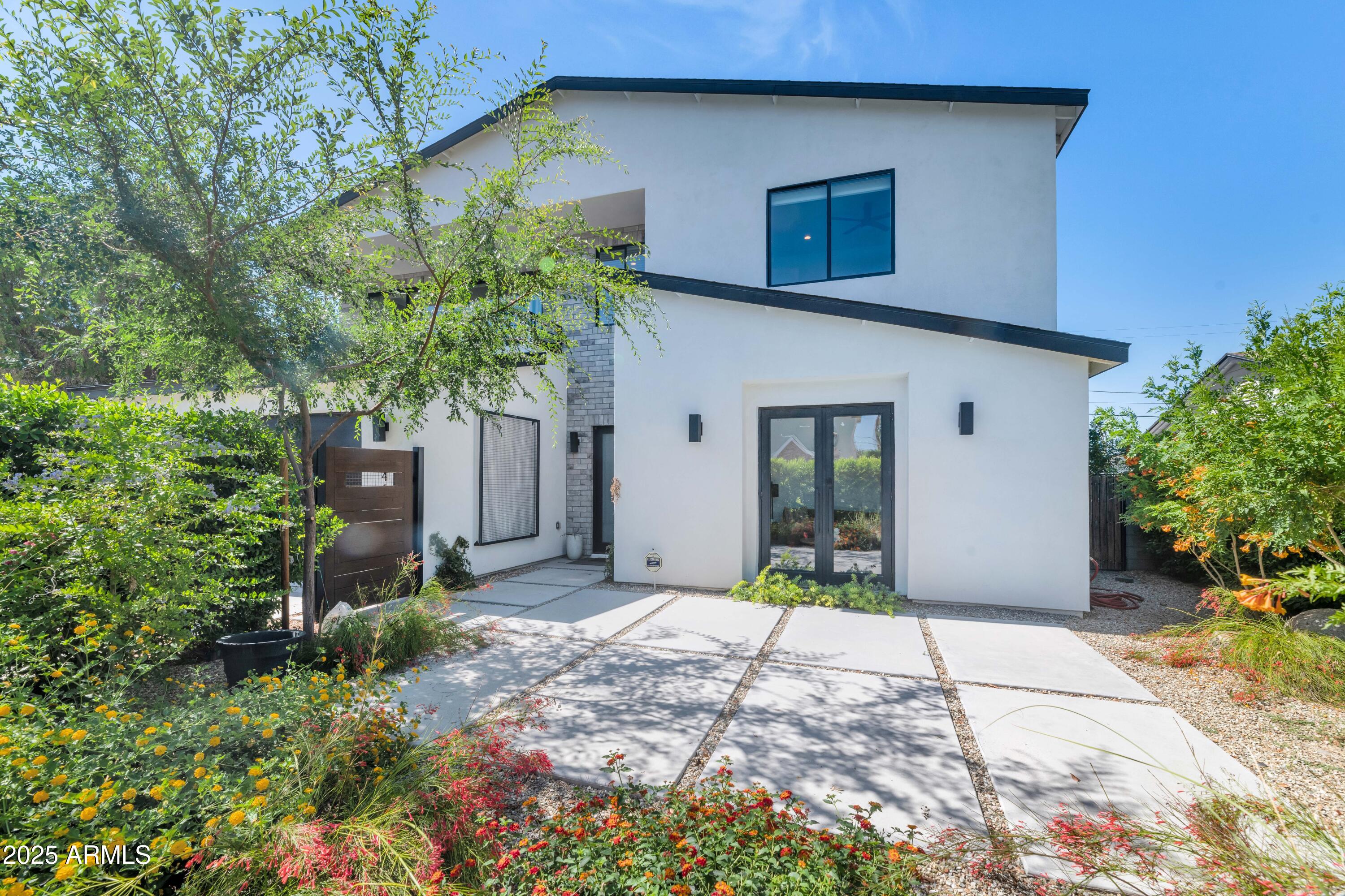 4413 E TURNEY Avenue