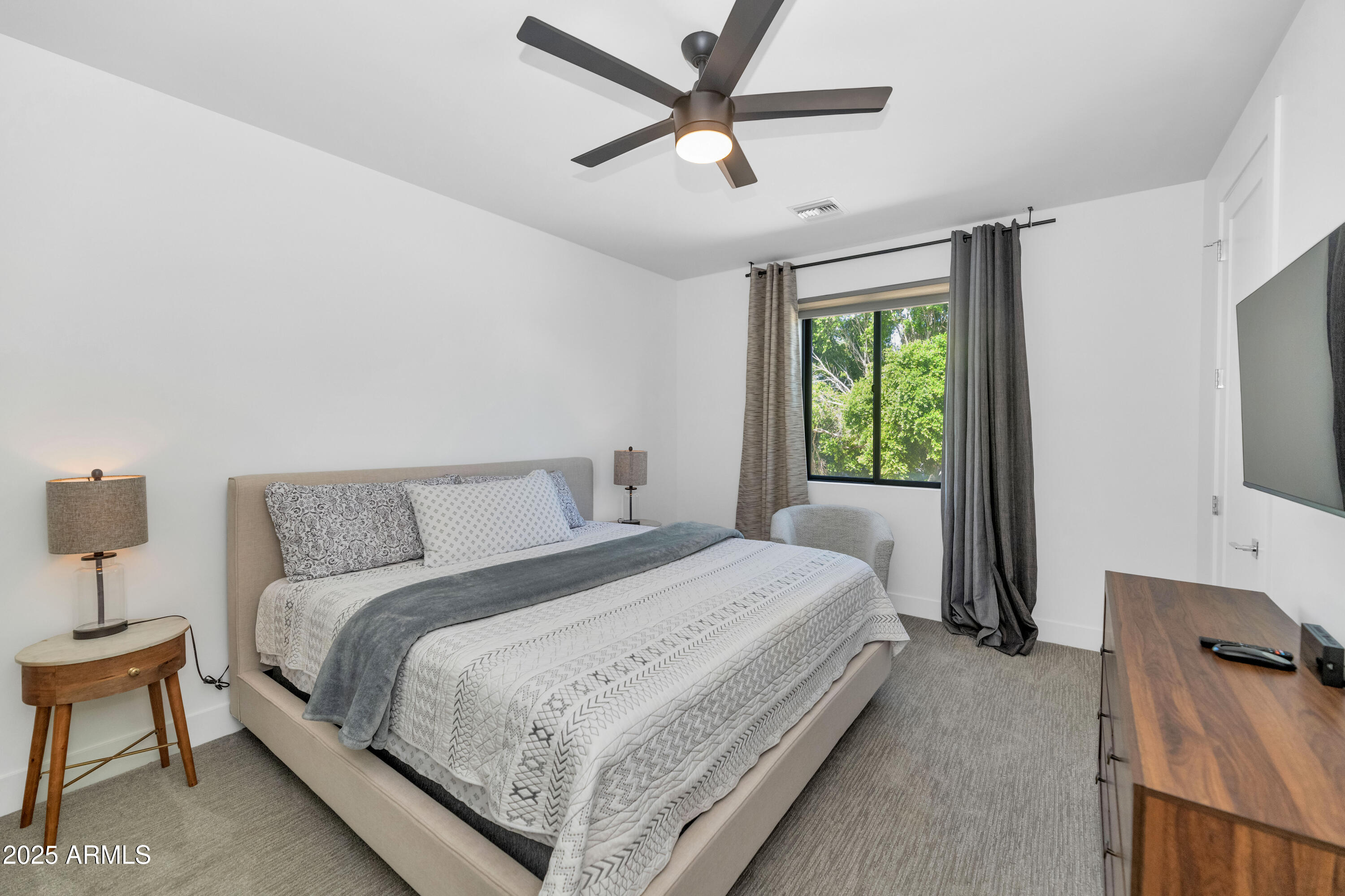 4413 E TURNEY Avenue