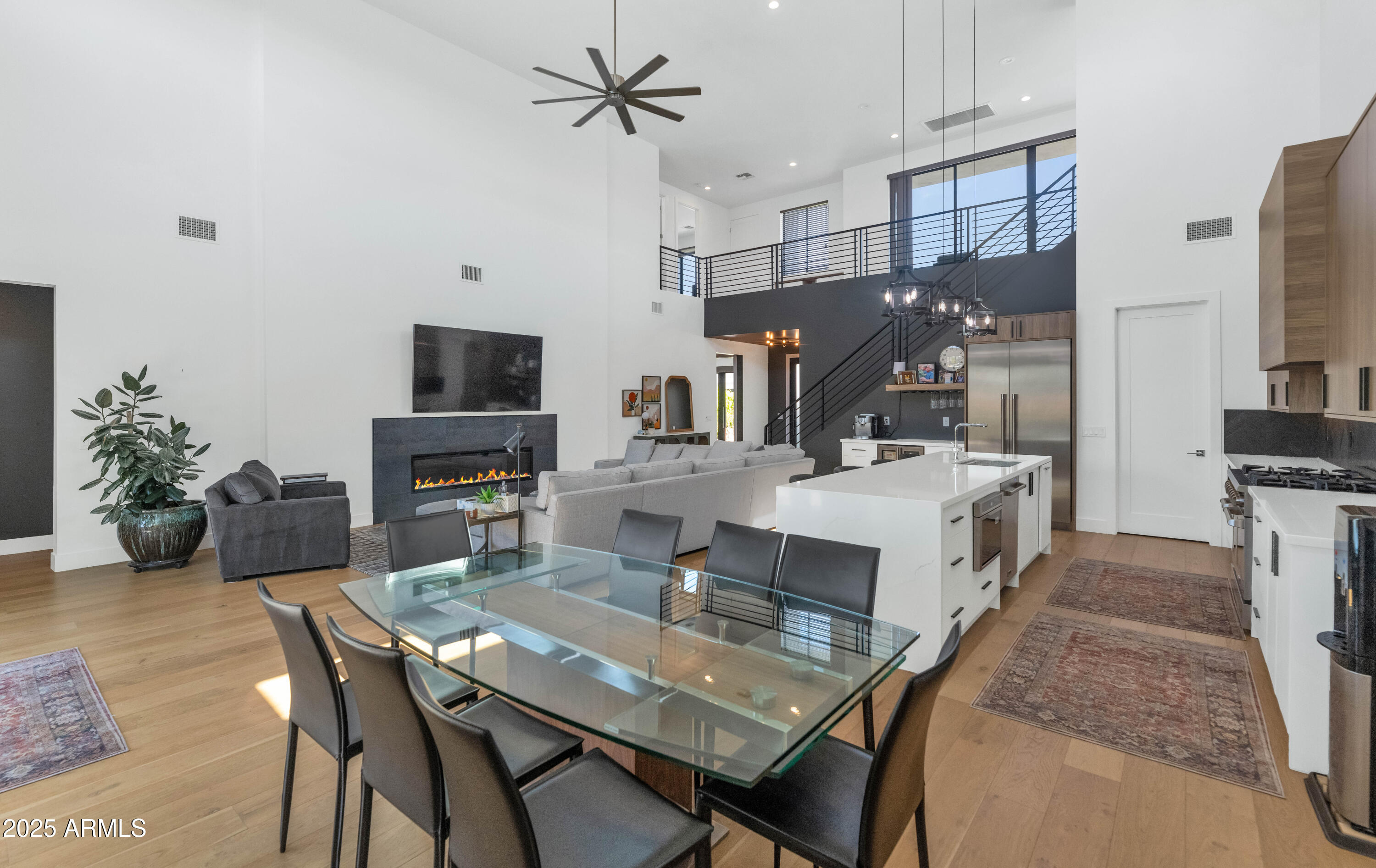 4413 E TURNEY Avenue