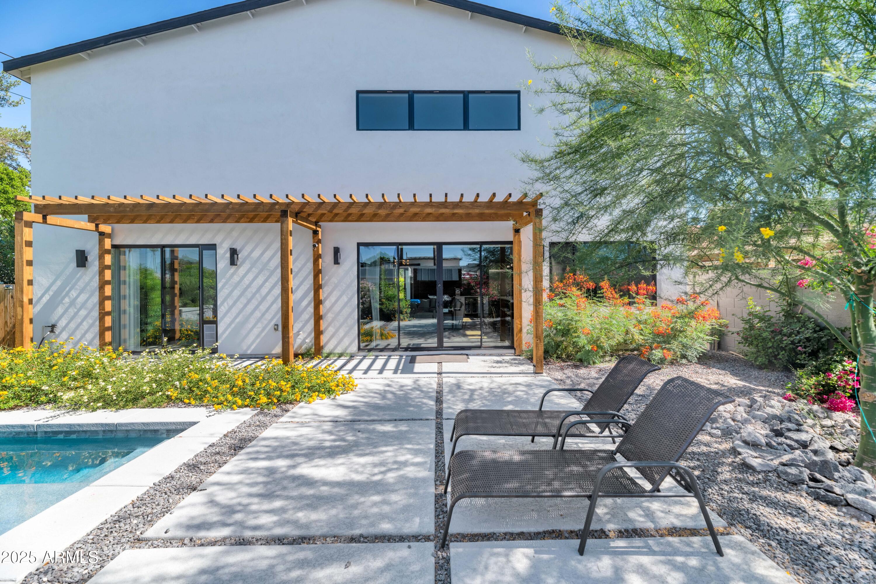 4413 E TURNEY Avenue