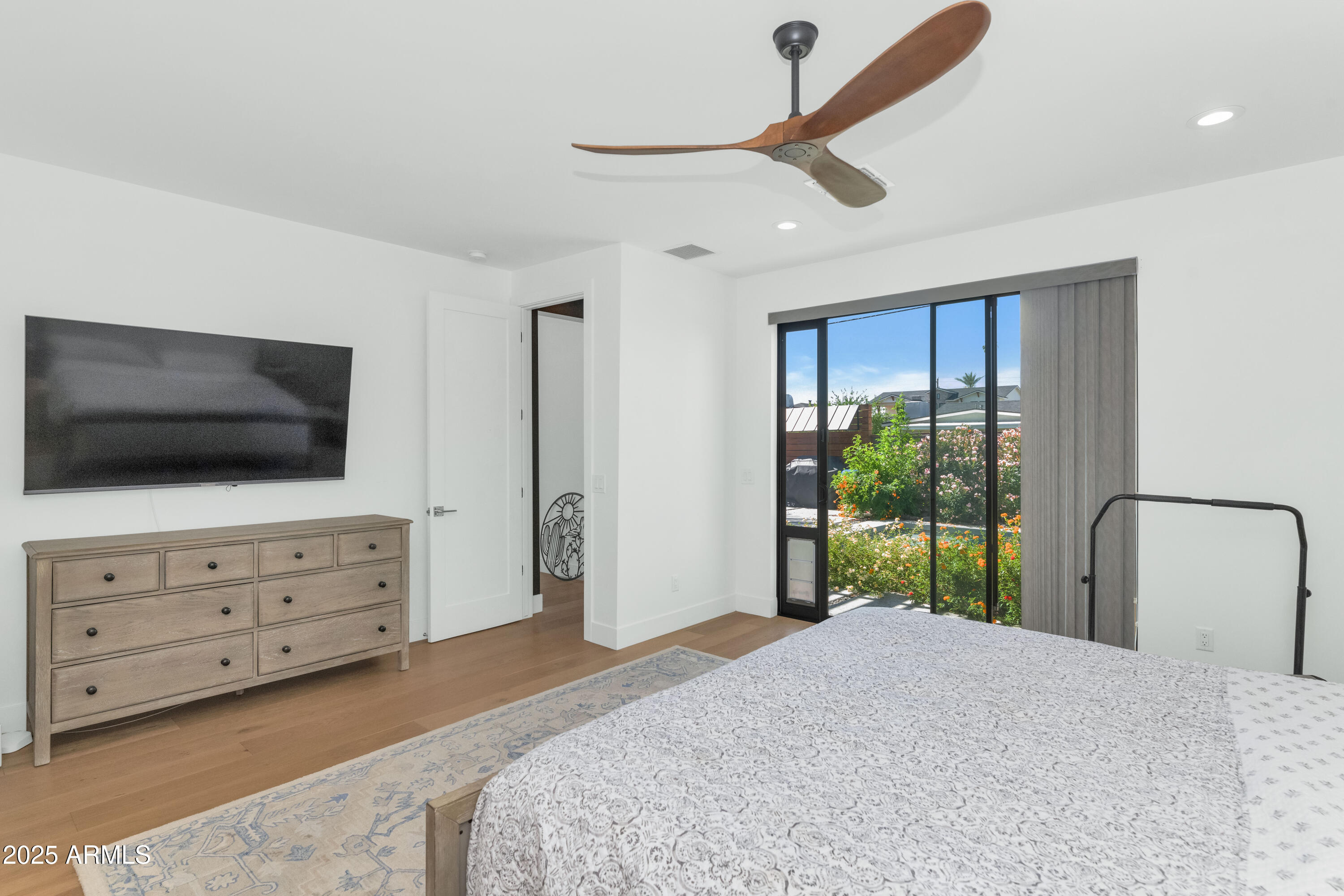 4413 E TURNEY Avenue