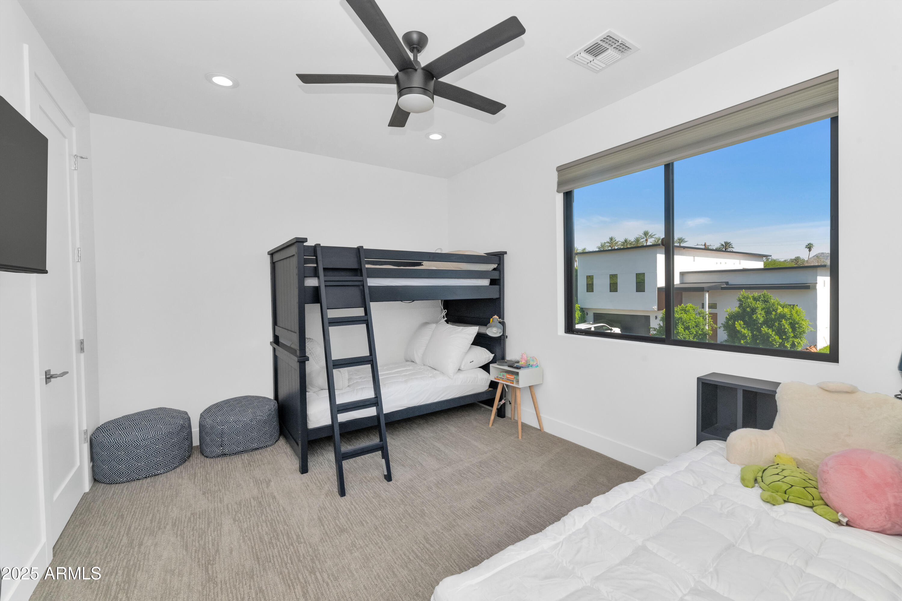 4413 E TURNEY Avenue