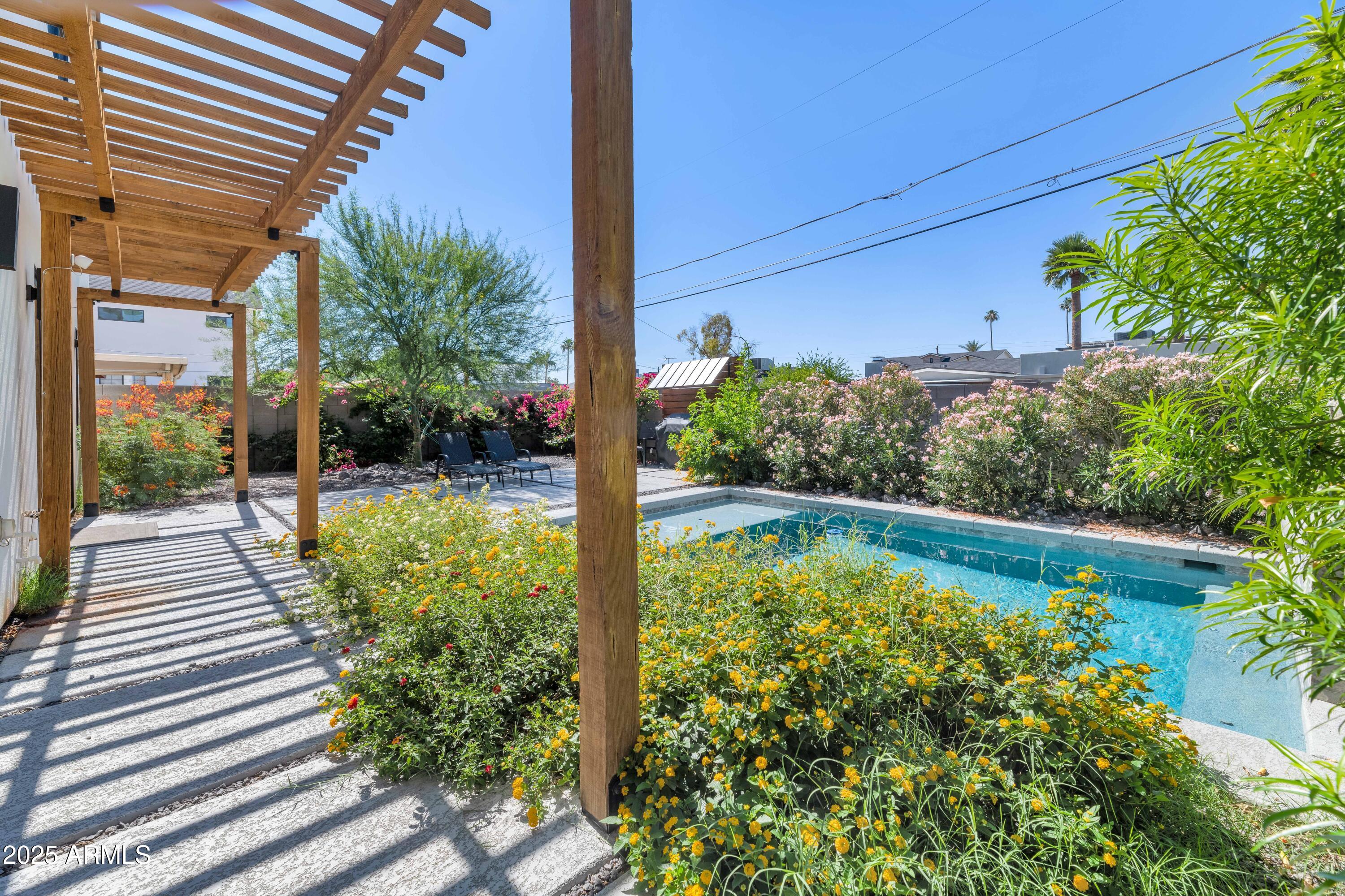 4413 E TURNEY Avenue