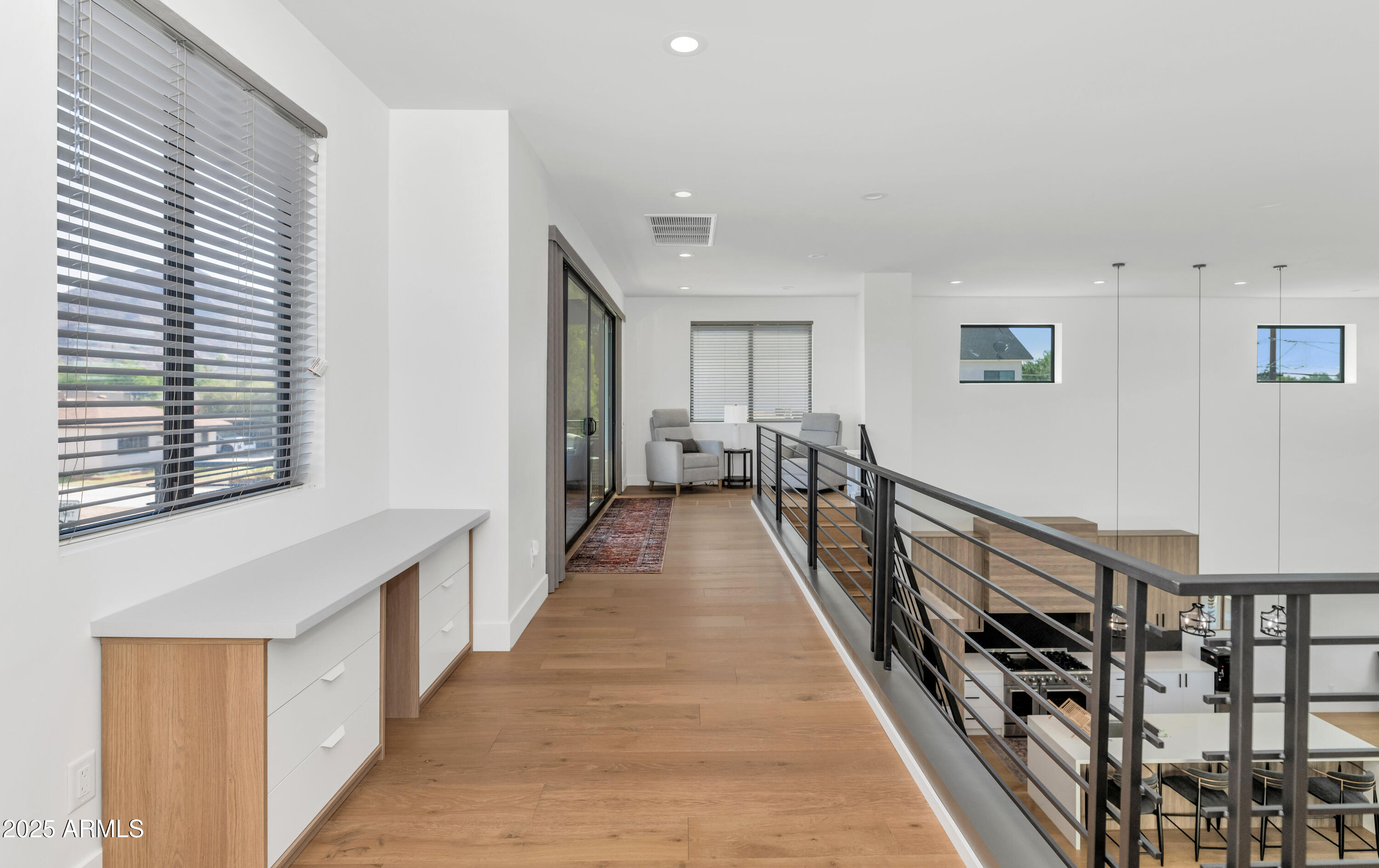 4413 E TURNEY Avenue