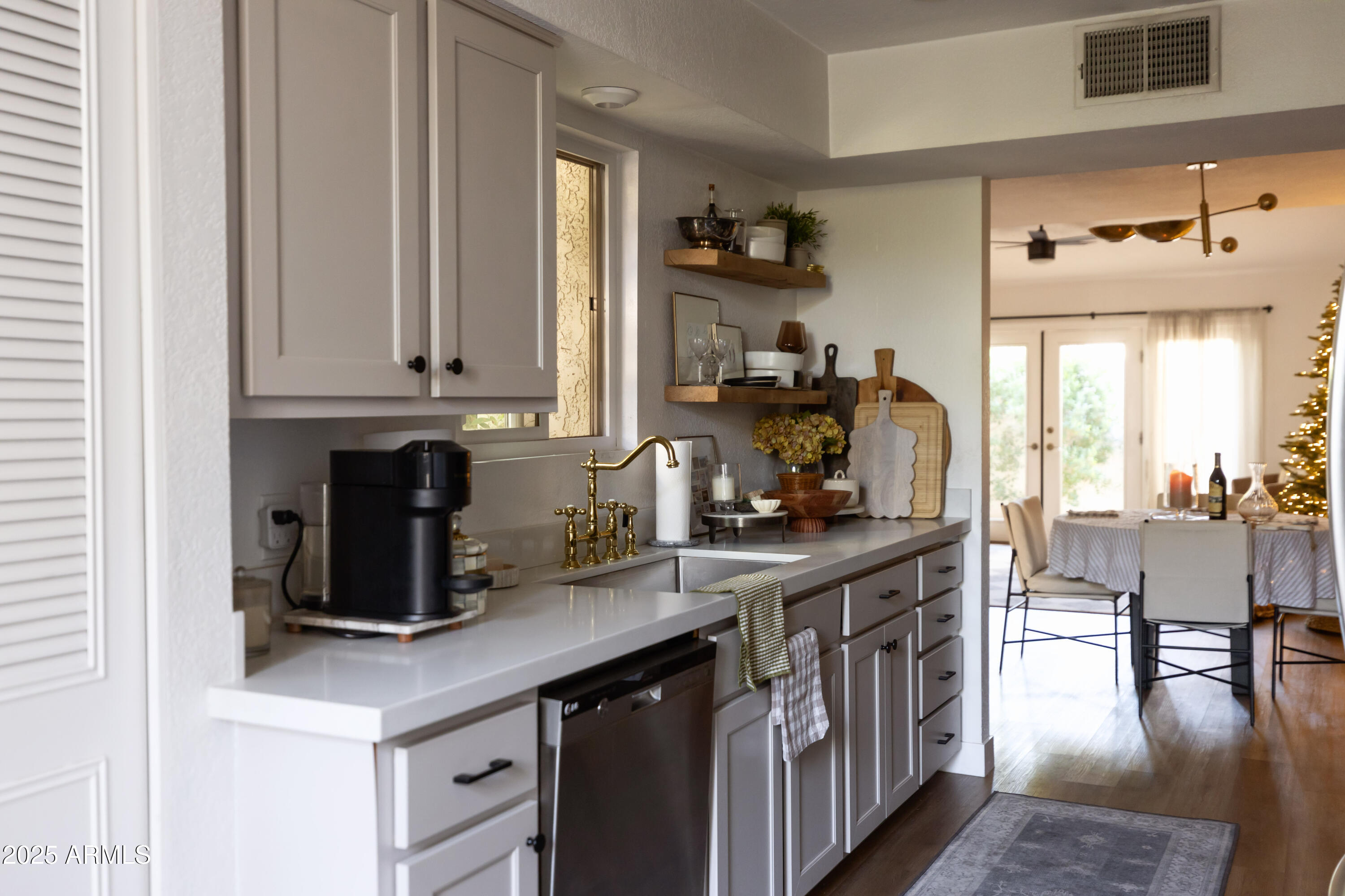 2906 E AVENIDA OLIVOS