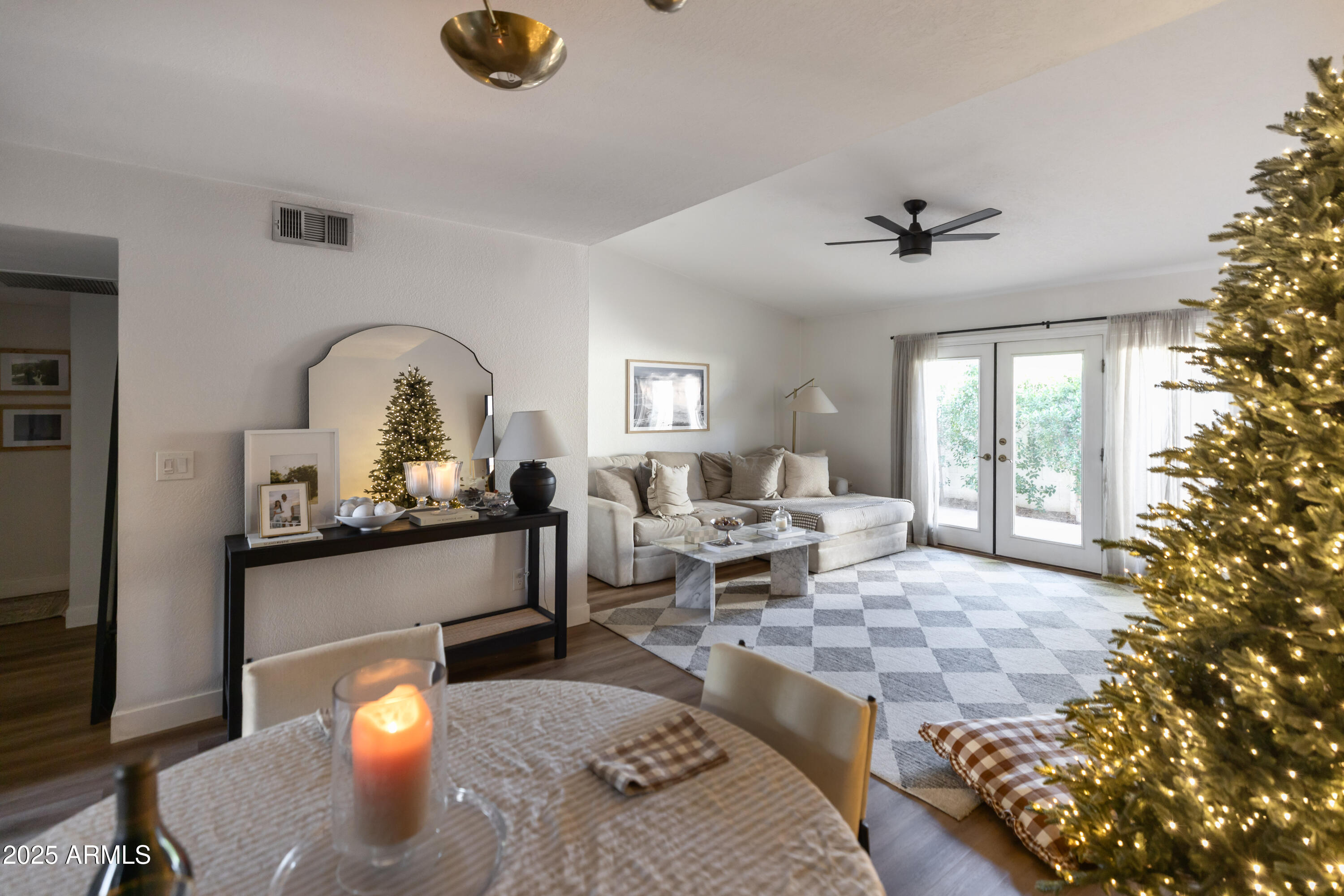 2906 E AVENIDA OLIVOS