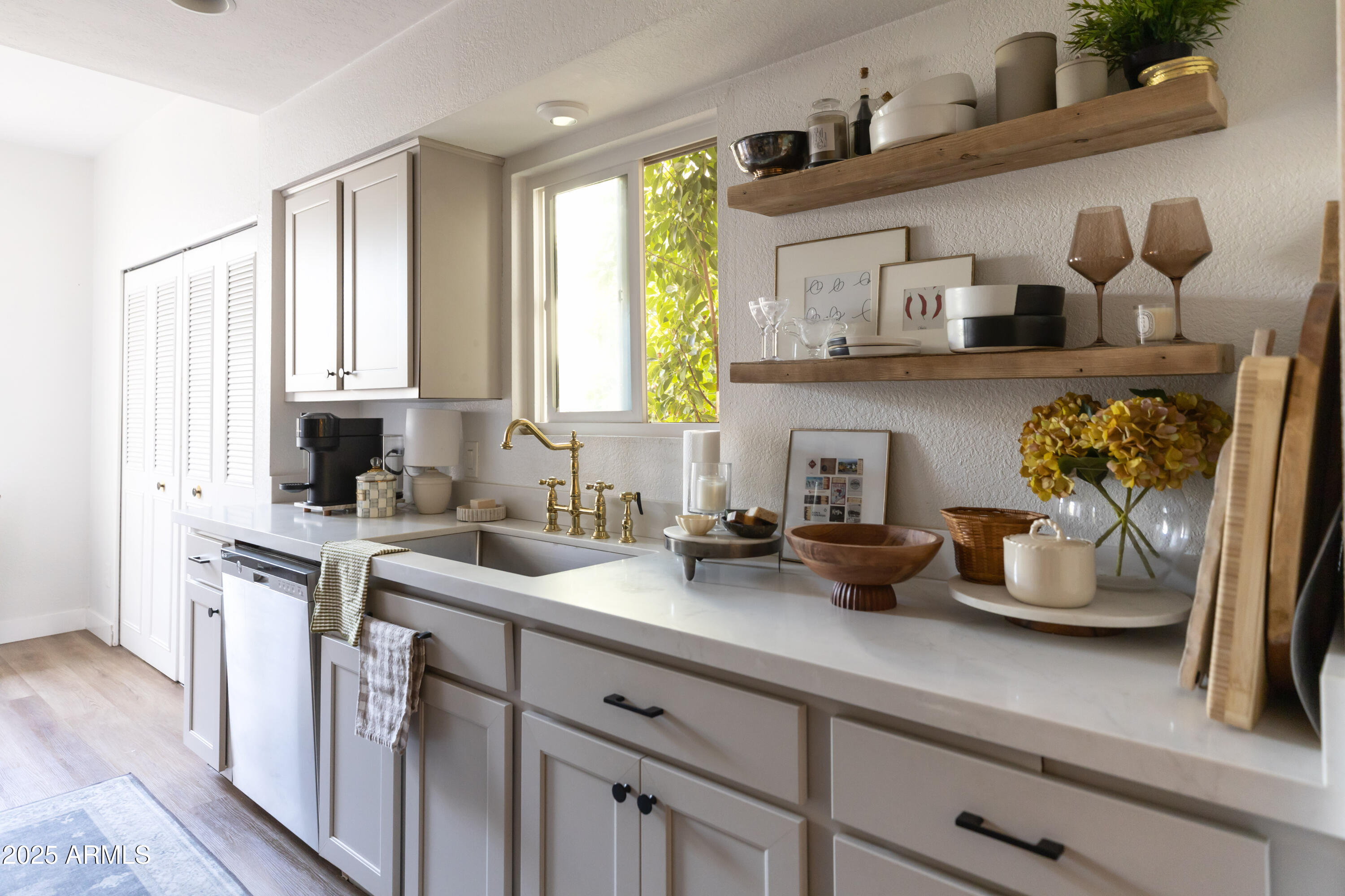 2906 E AVENIDA OLIVOS