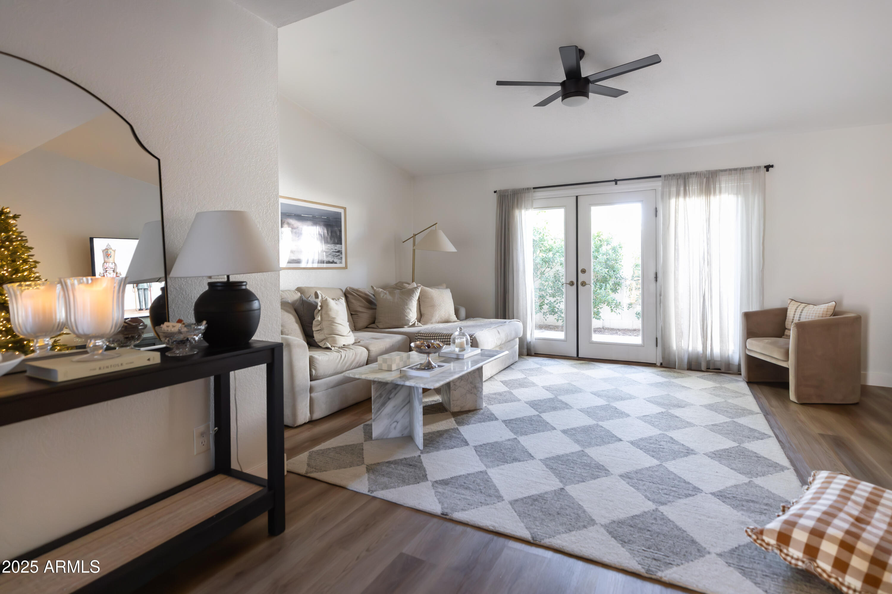 2906 E AVENIDA OLIVOS