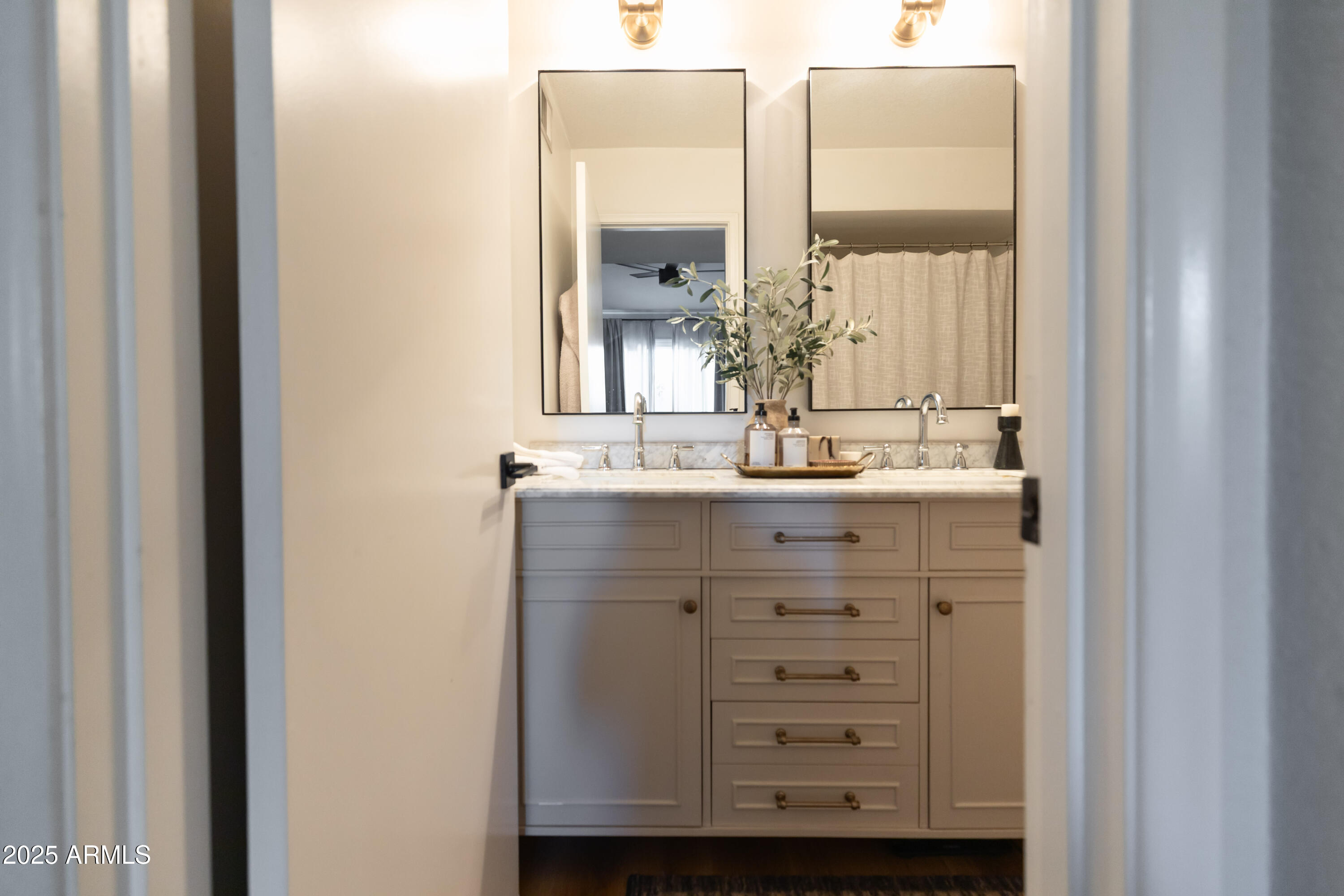 2906 E AVENIDA OLIVOS