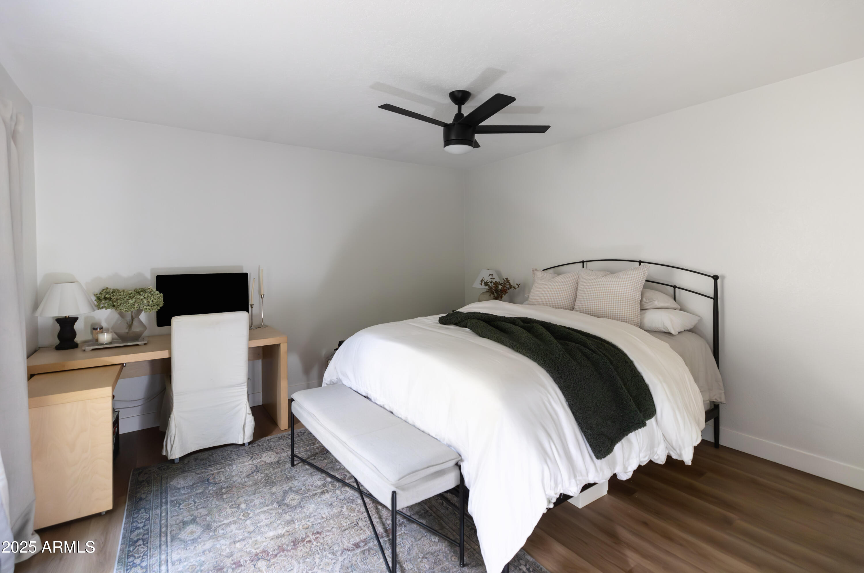 2906 E AVENIDA OLIVOS