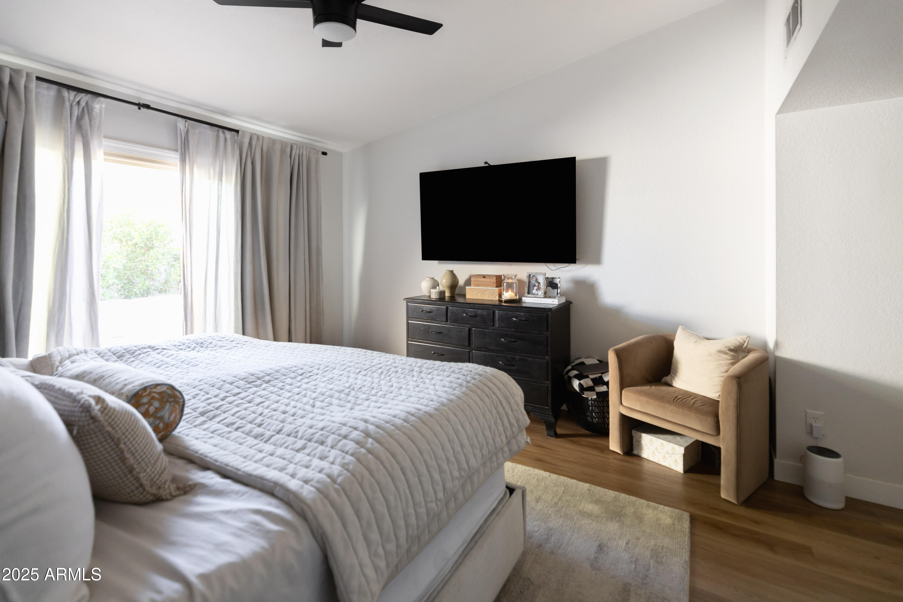 2906 E AVENIDA OLIVOS