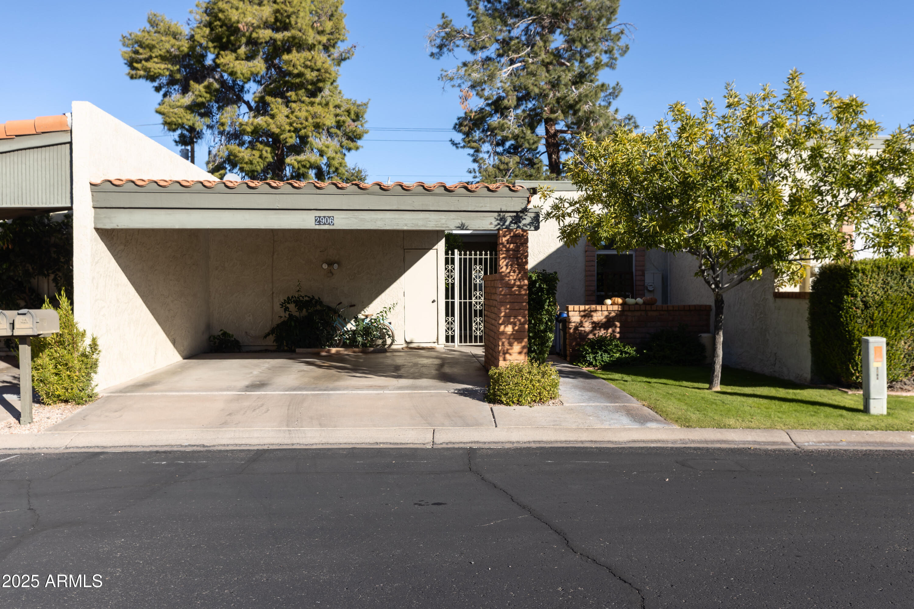 2906 E AVENIDA OLIVOS