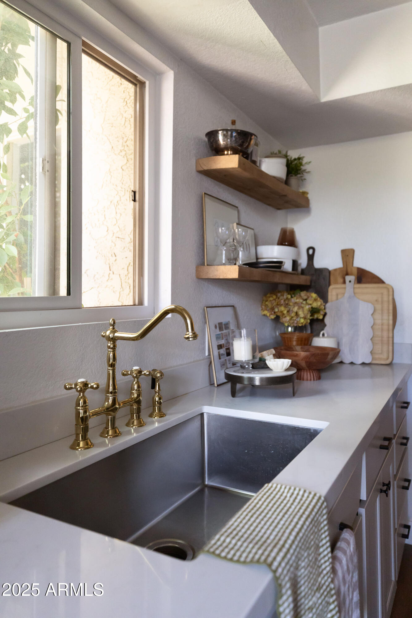 2906 E AVENIDA OLIVOS