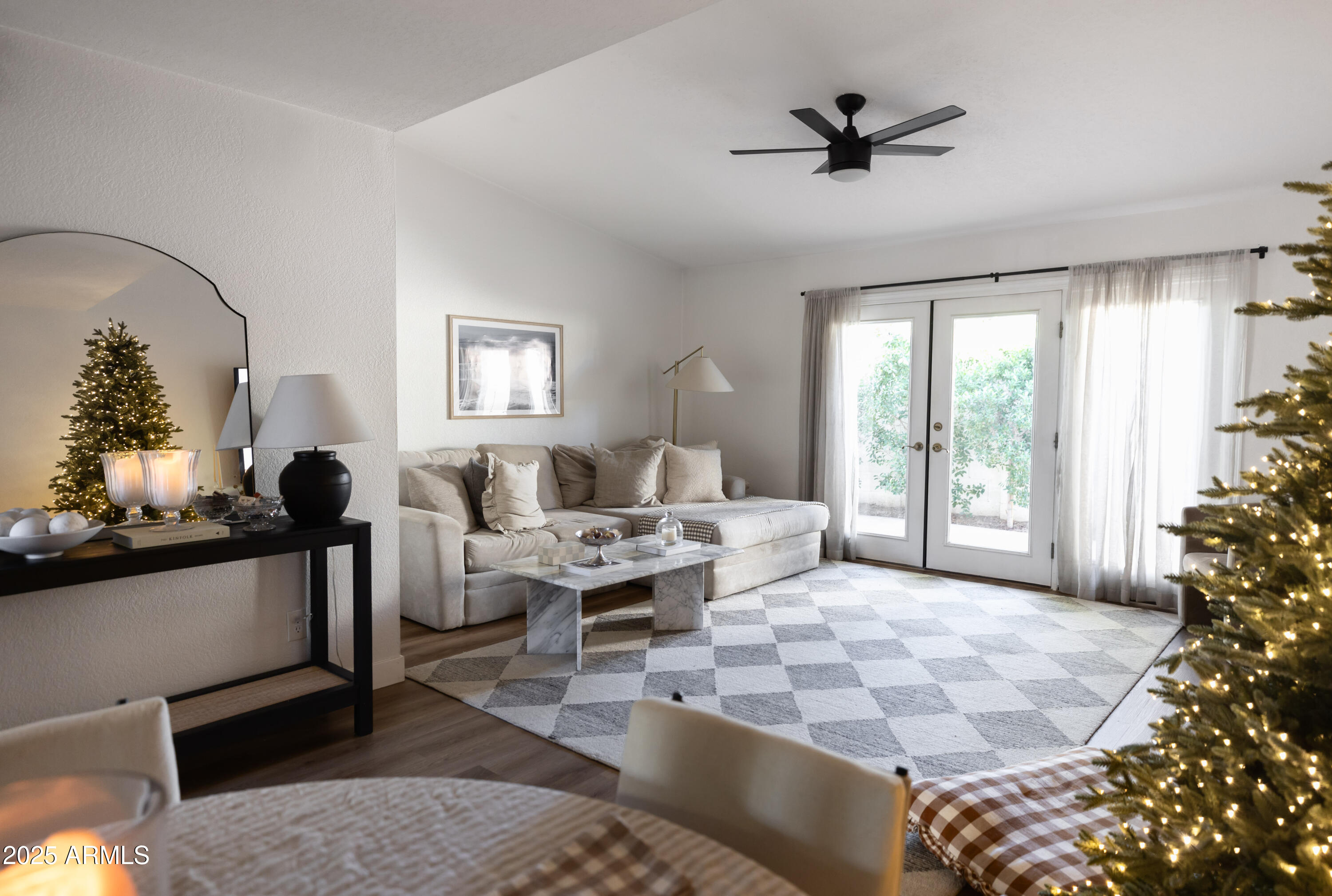 2906 E AVENIDA OLIVOS