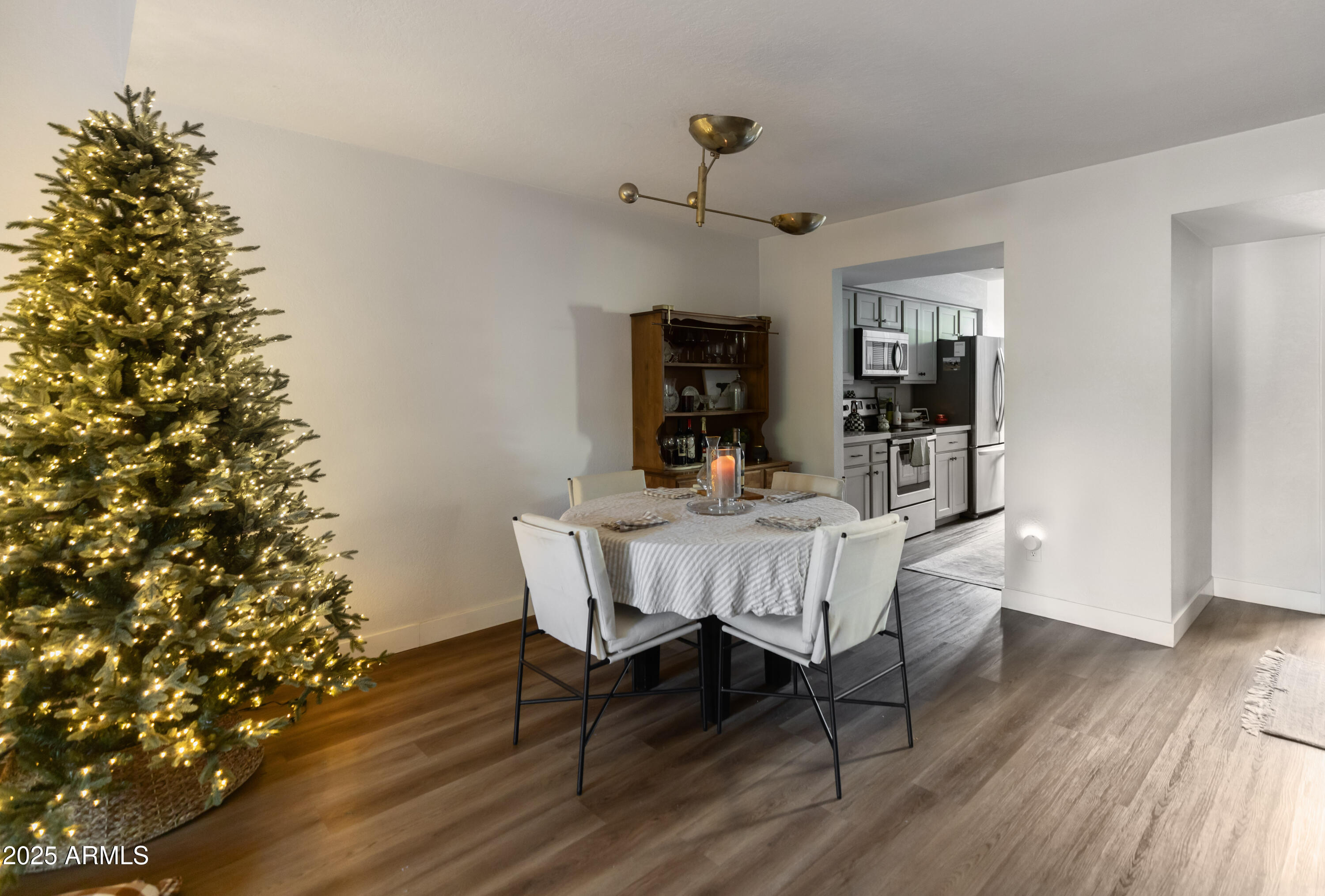 2906 E AVENIDA OLIVOS