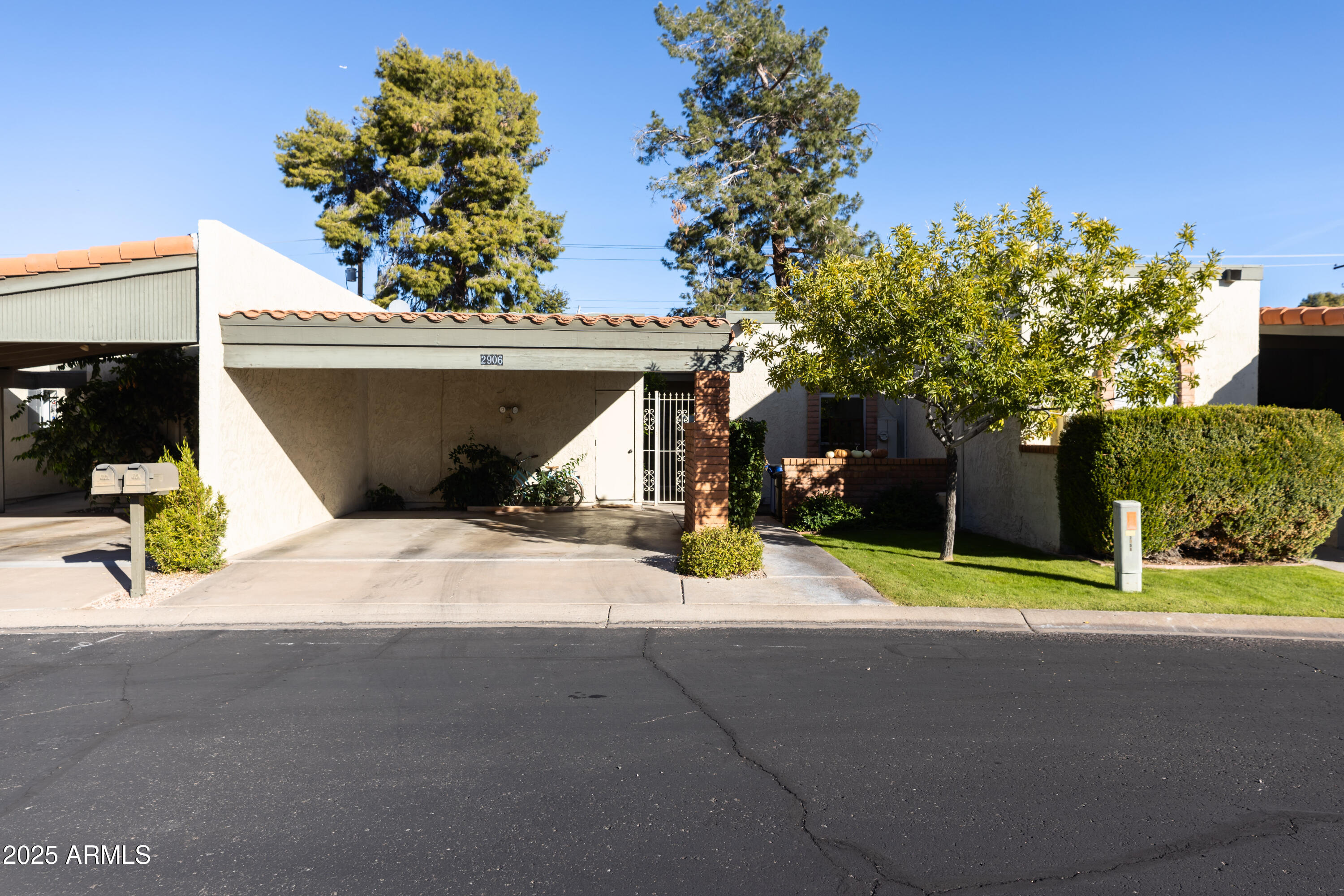 2906 E AVENIDA OLIVOS