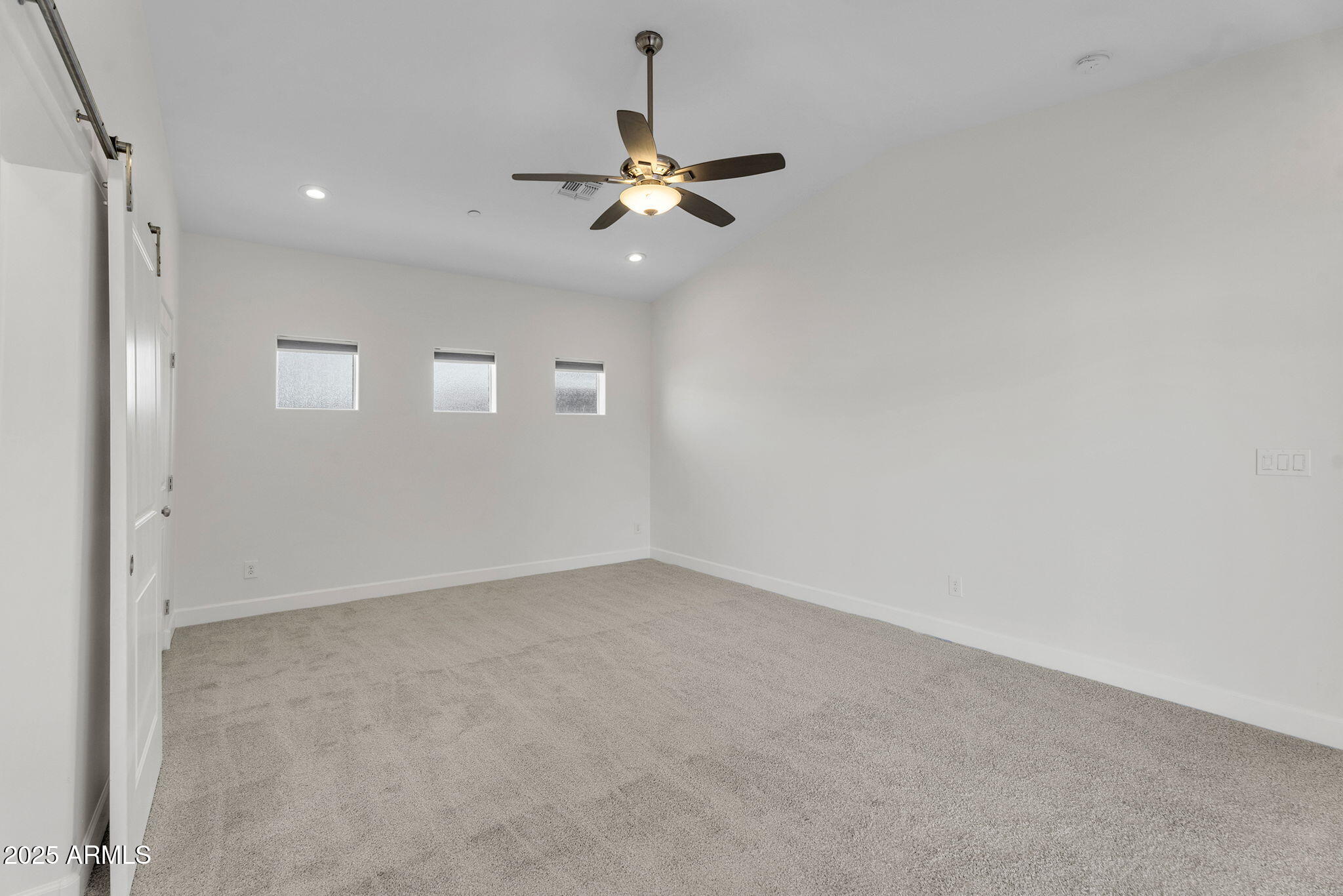 8522 E VERNON Avenue