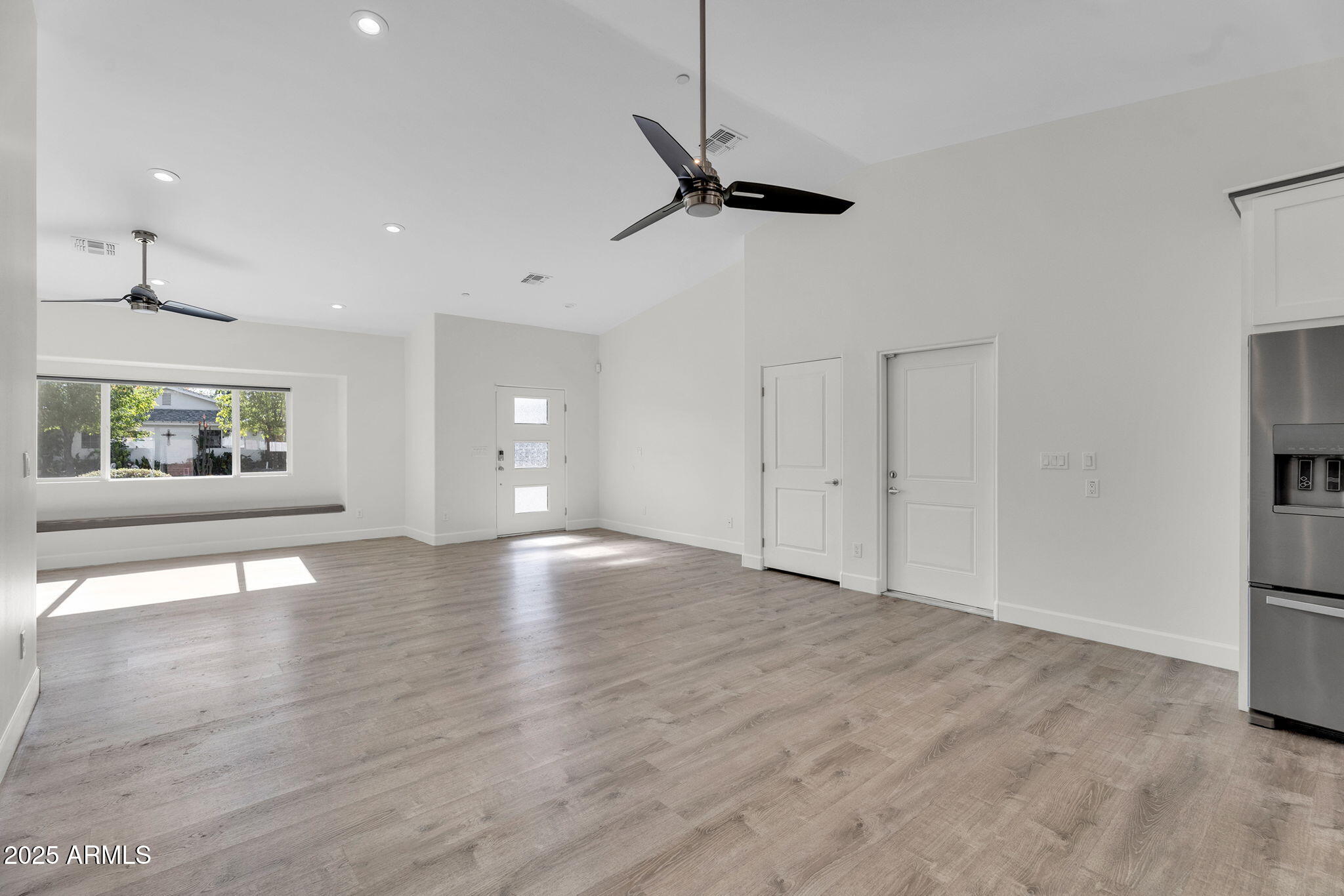 8522 E VERNON Avenue