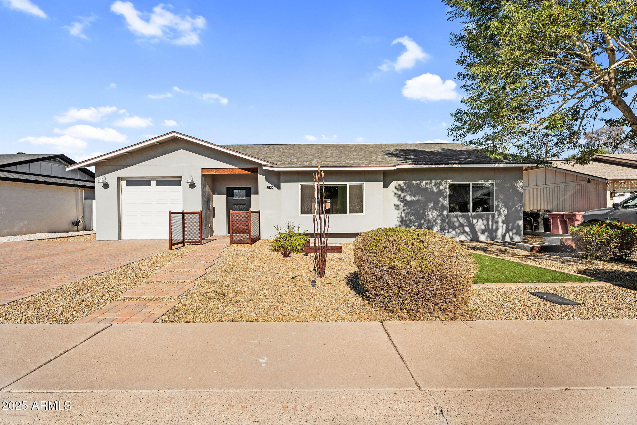 8522 E VERNON Avenue