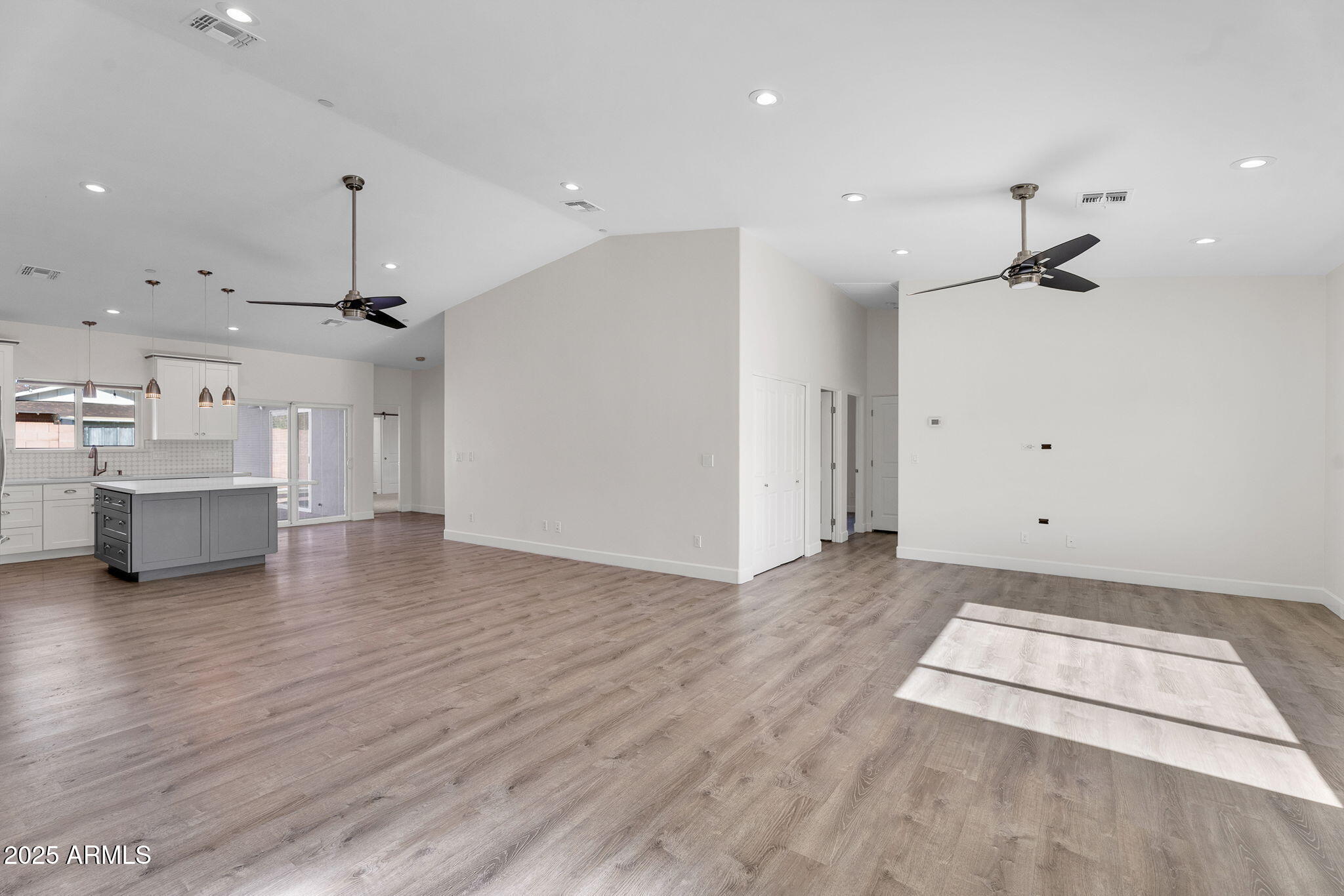 8522 E VERNON Avenue