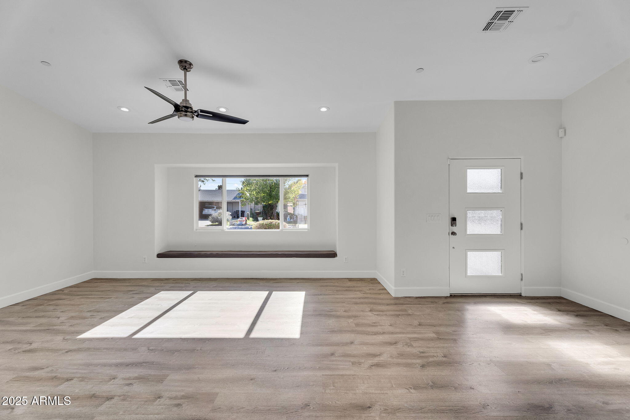 8522 E VERNON Avenue