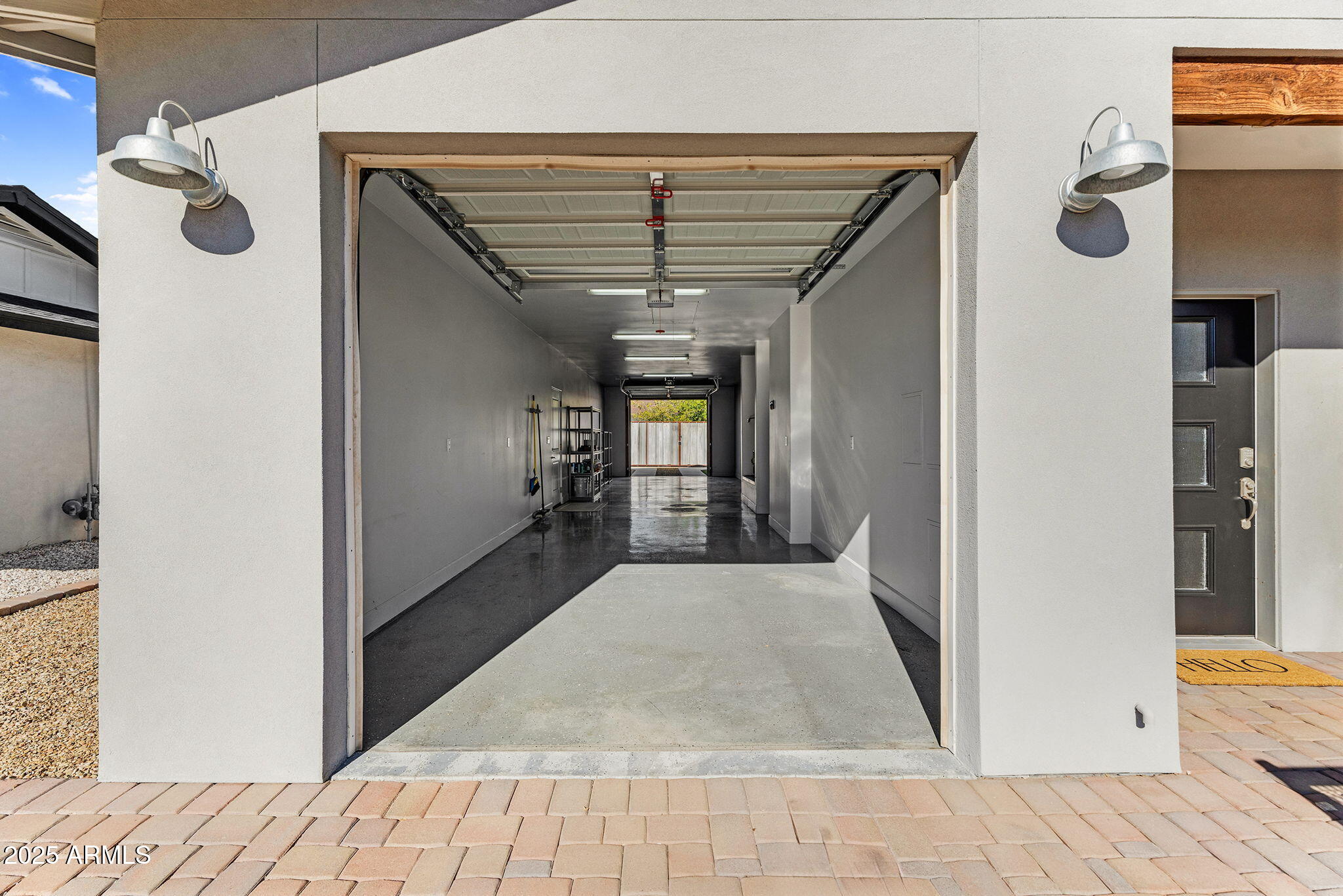 8522 E VERNON Avenue