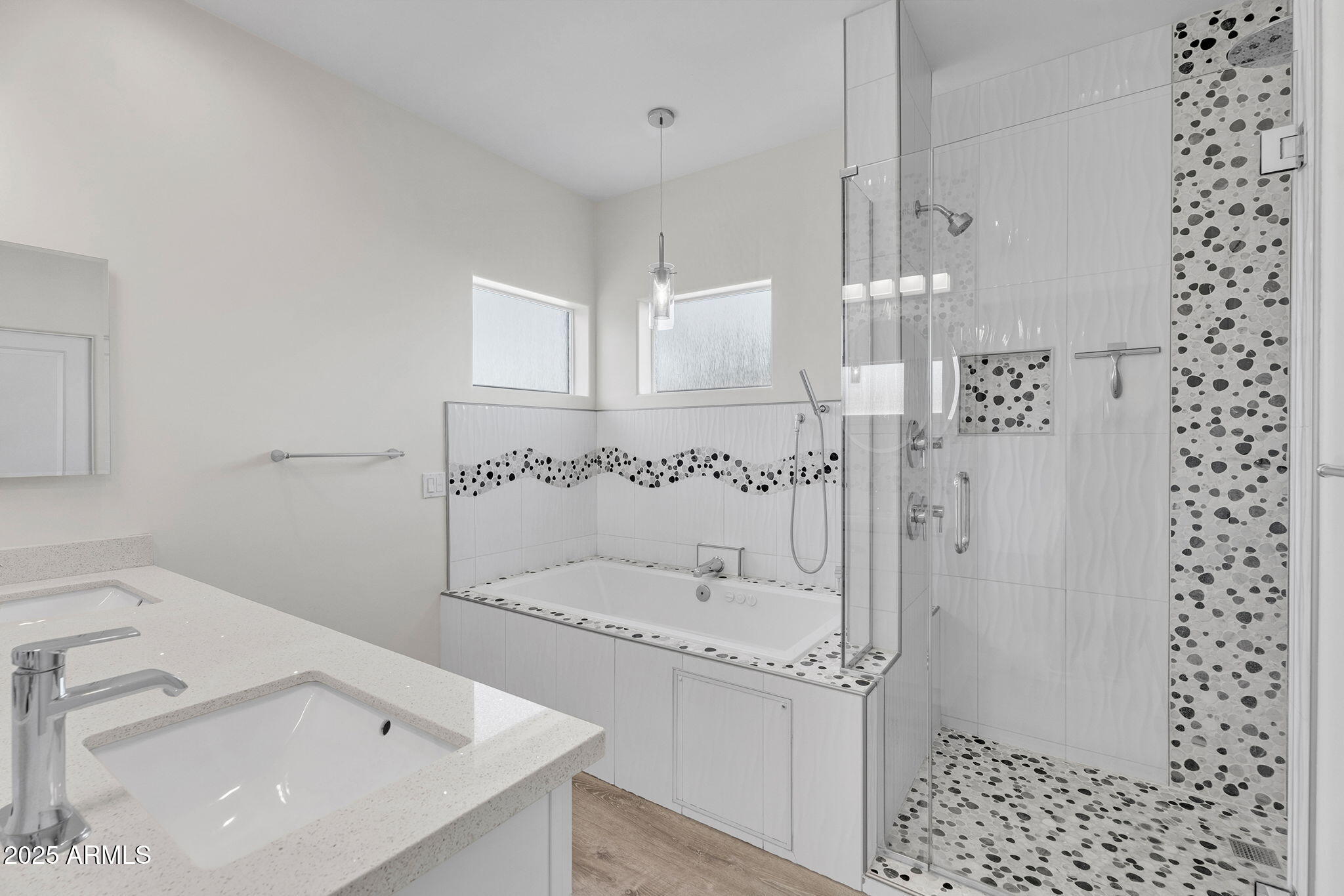 8522 E VERNON Avenue