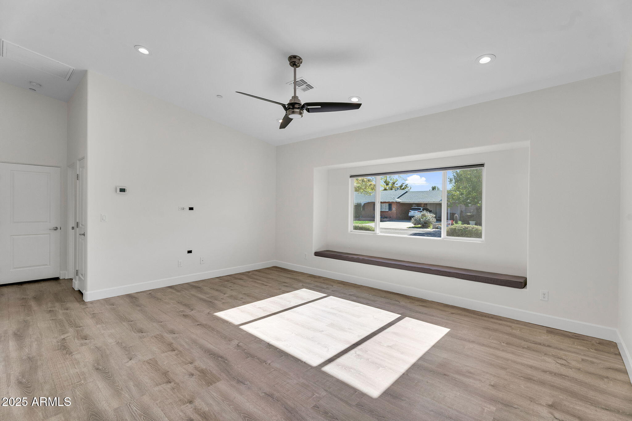 8522 E VERNON Avenue