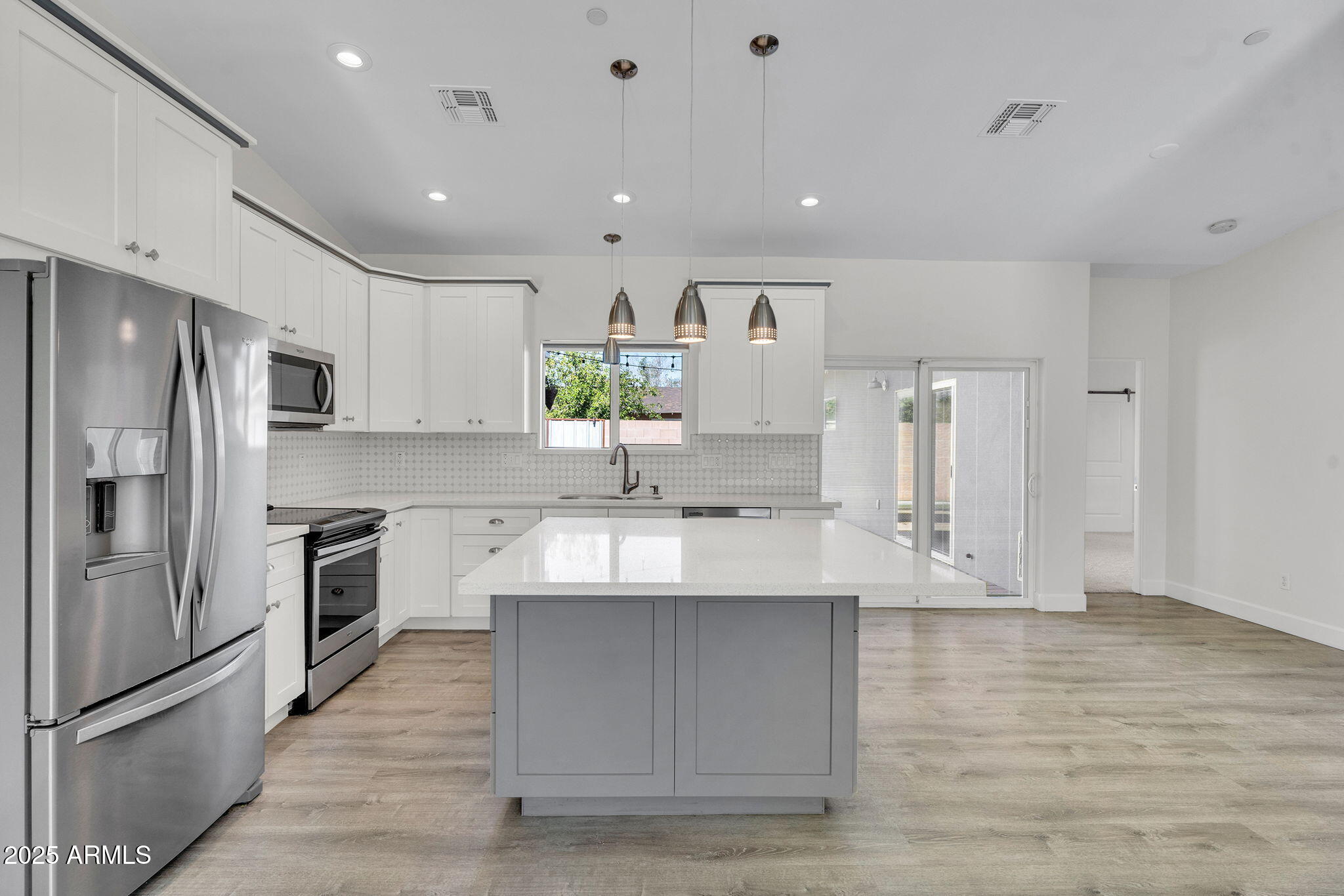 8522 E VERNON Avenue