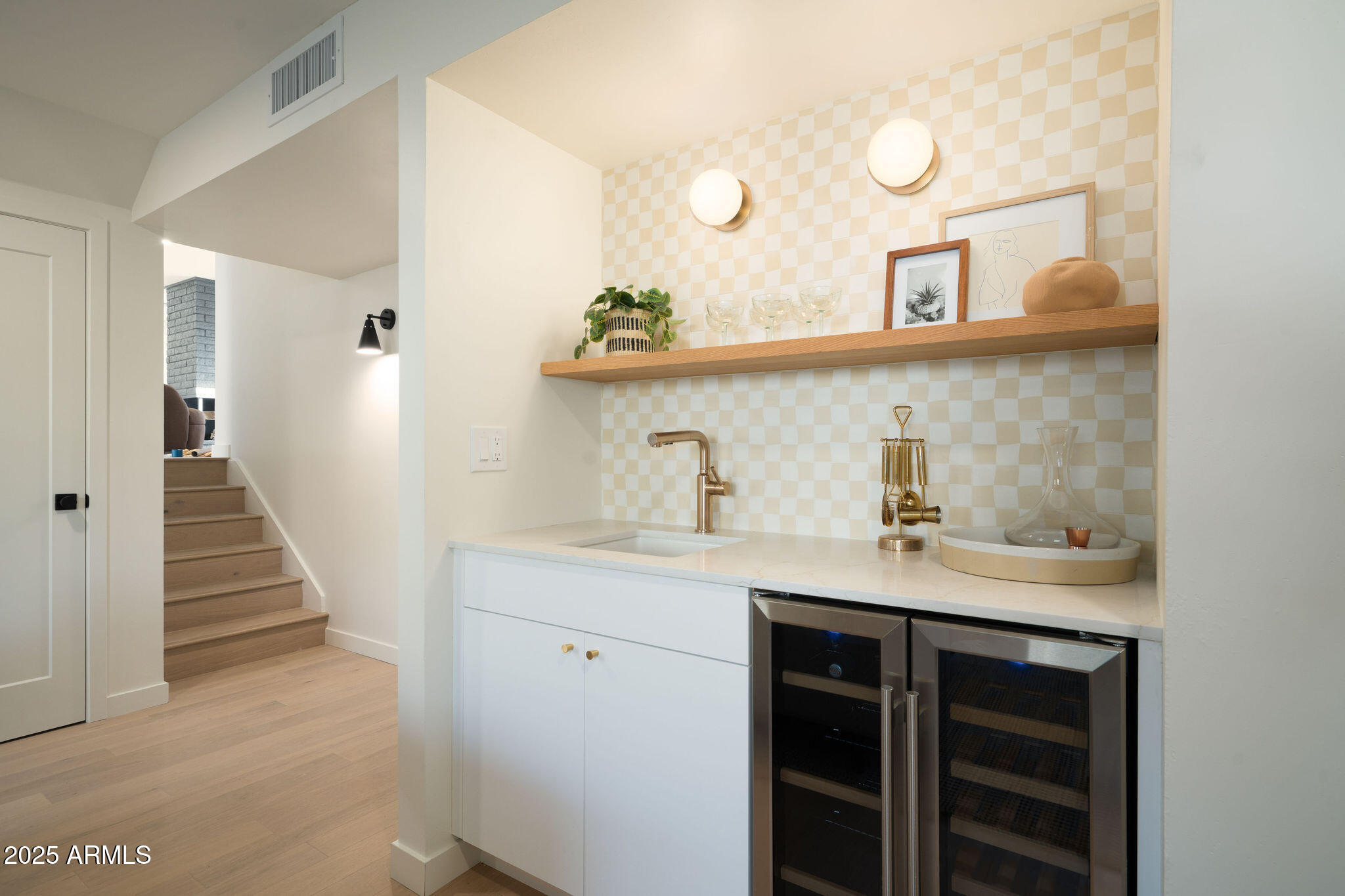 2225 E Belmont Avenue