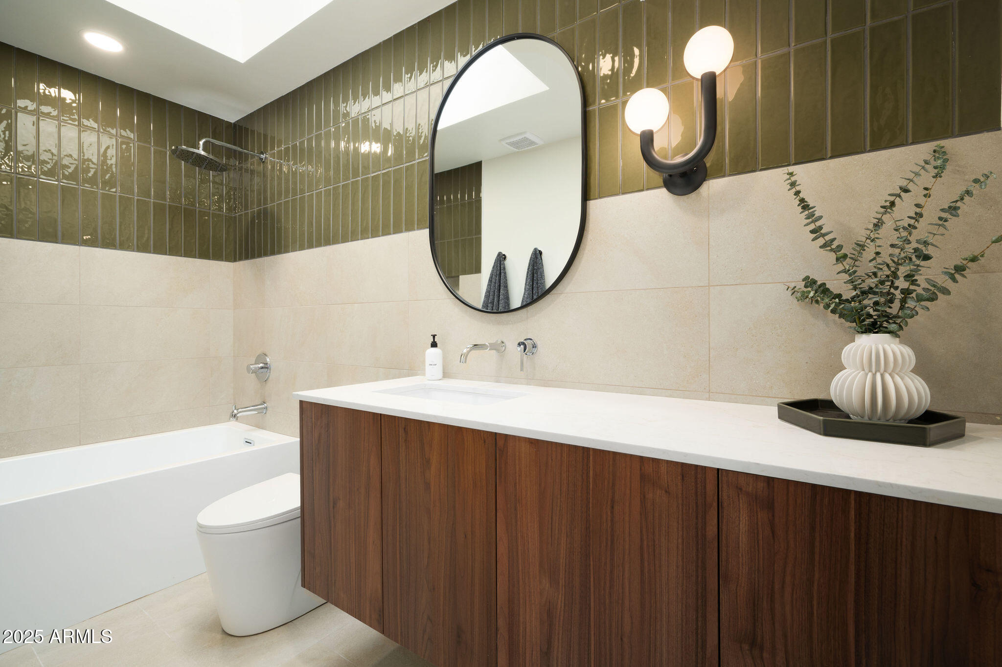 2225 E Belmont Avenue