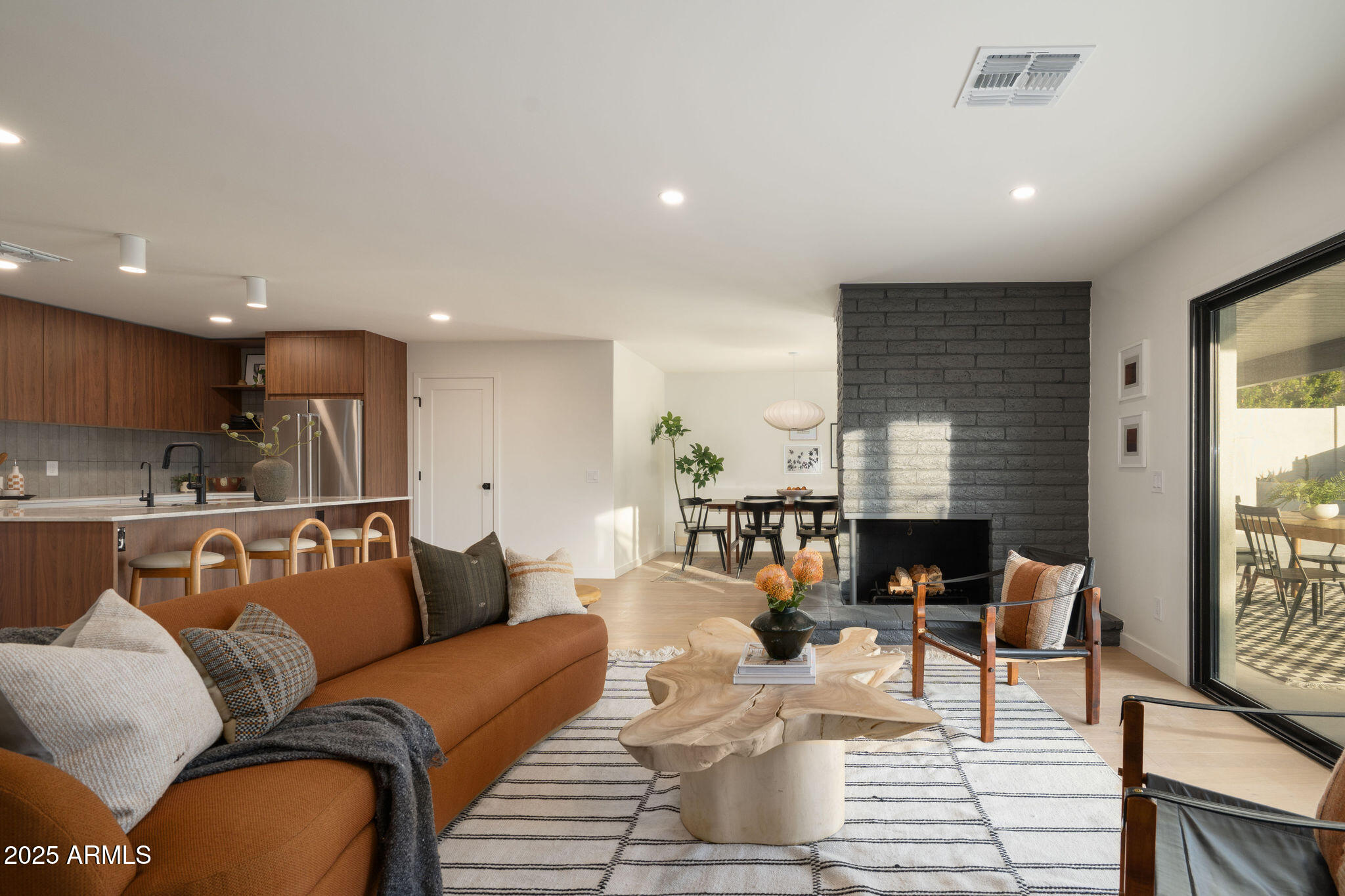 2225 E Belmont Avenue