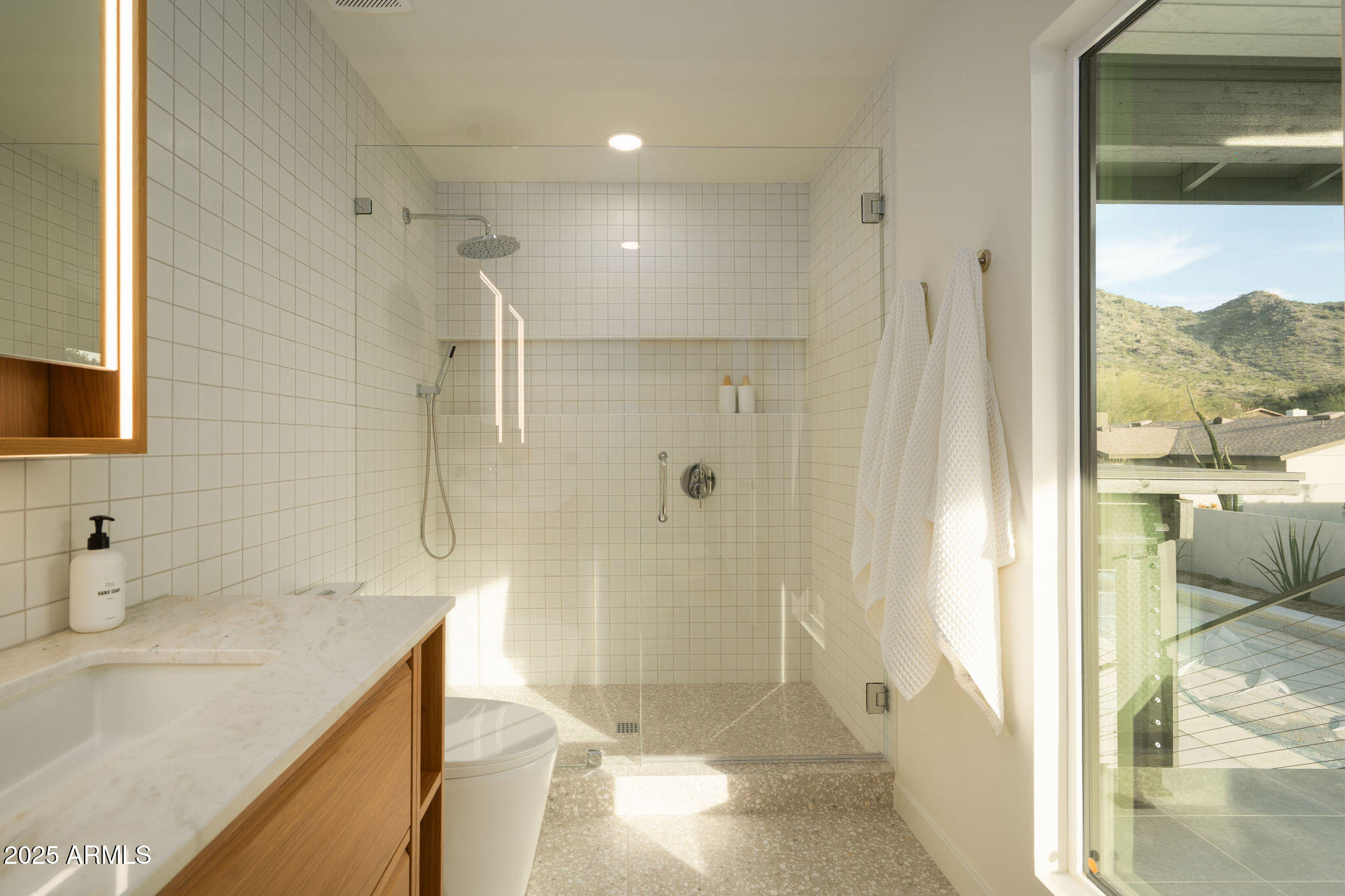 2225 E Belmont Avenue