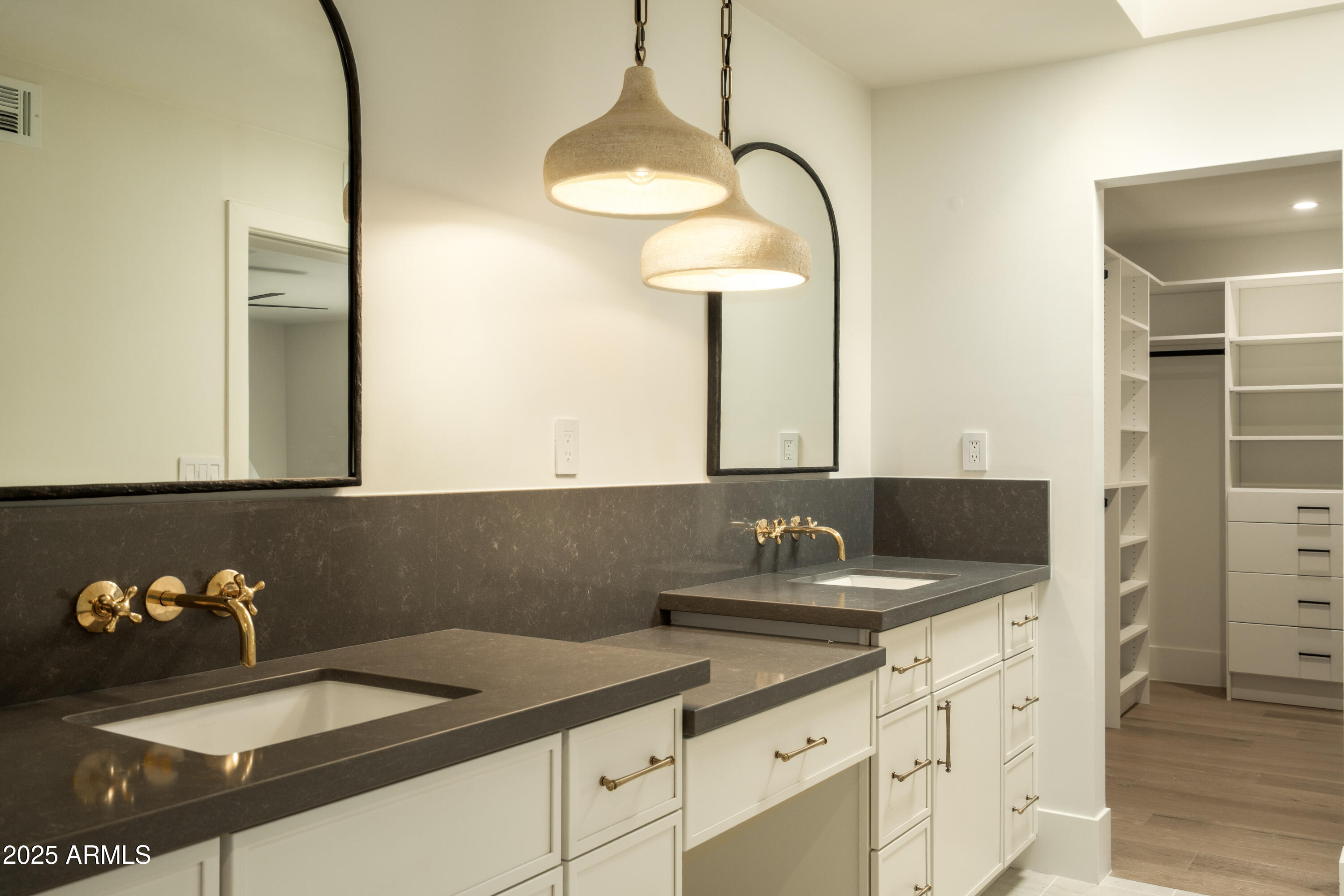 8401 E VISTA DEL LAGO