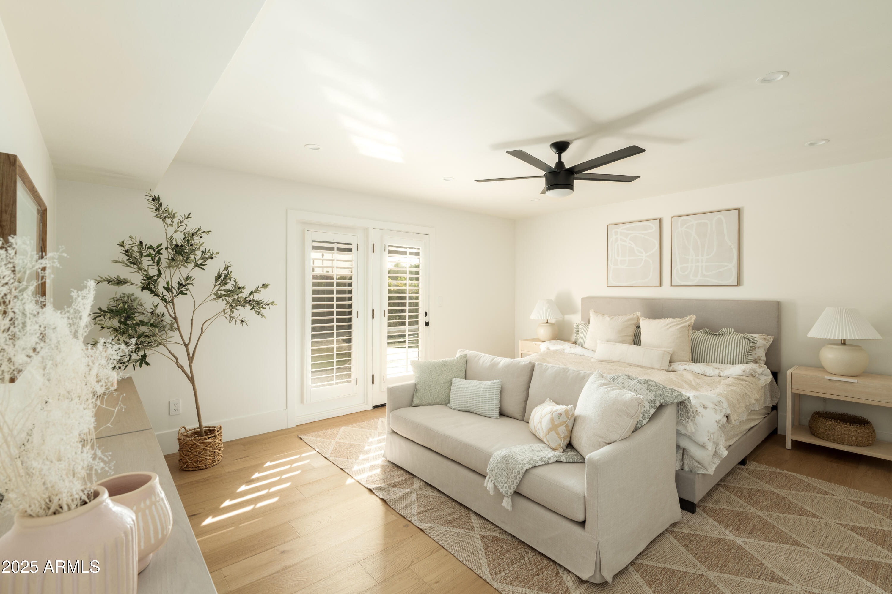 8401 E VISTA DEL LAGO