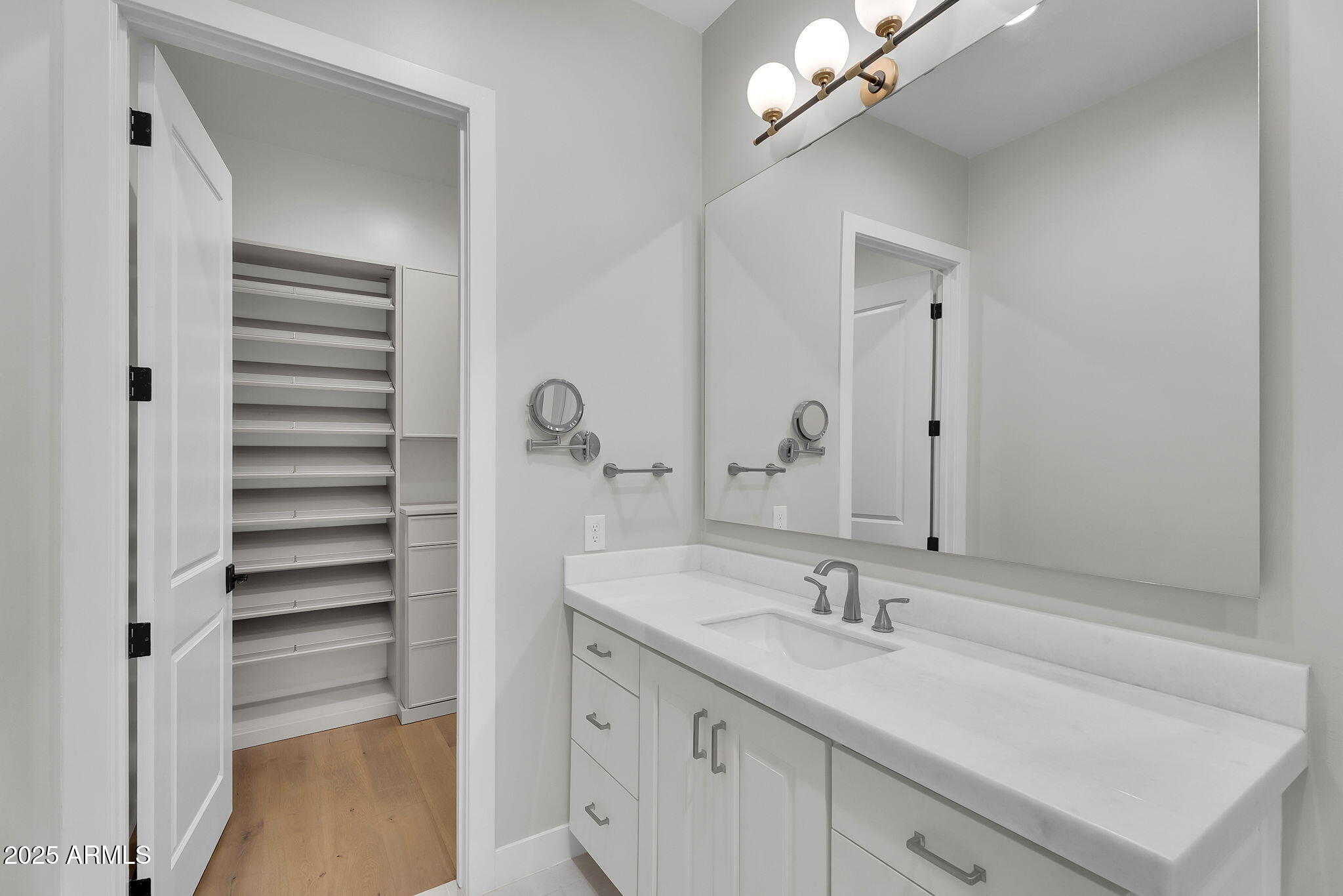 3918 E CRITTENDEN Lane