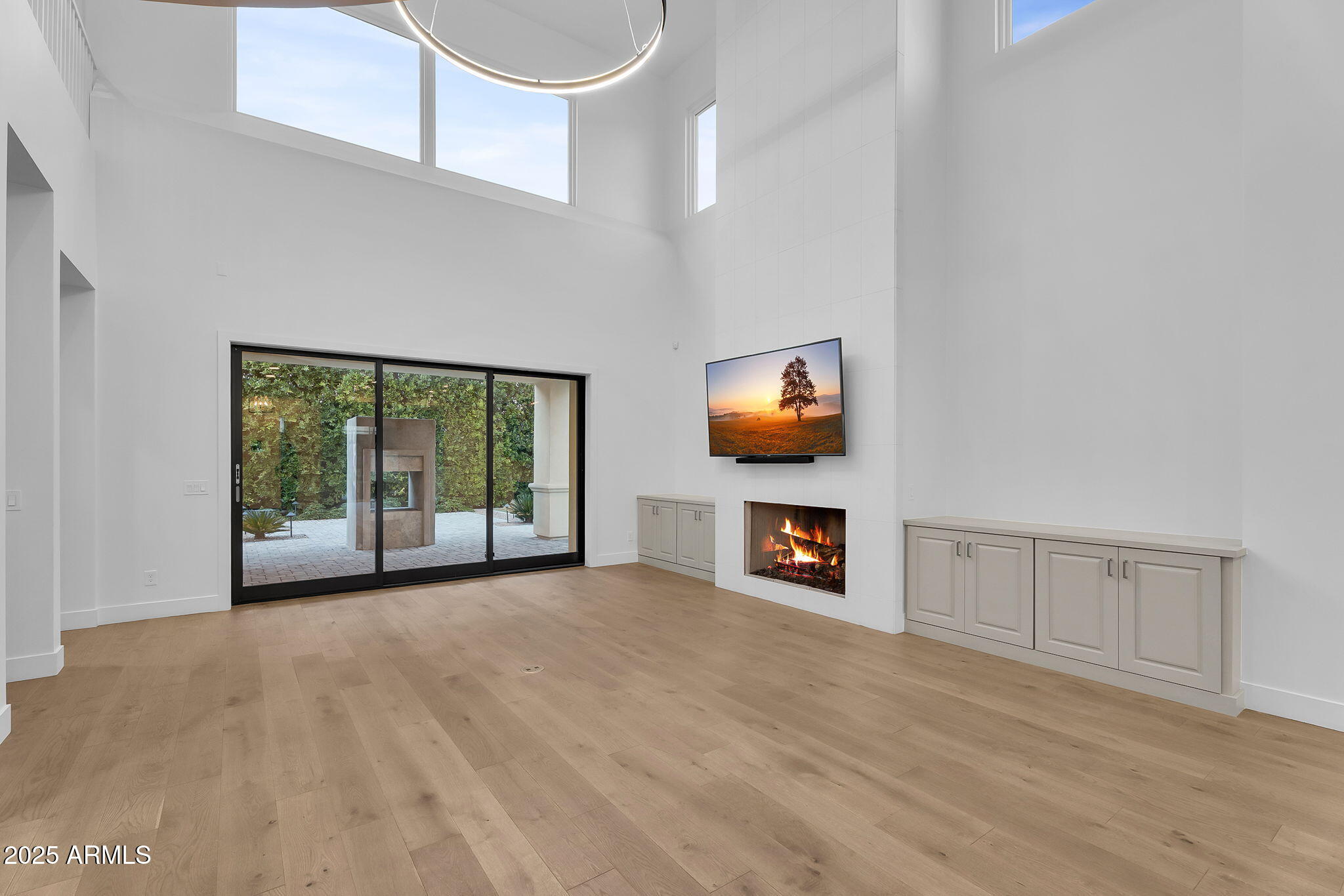 3918 E CRITTENDEN Lane