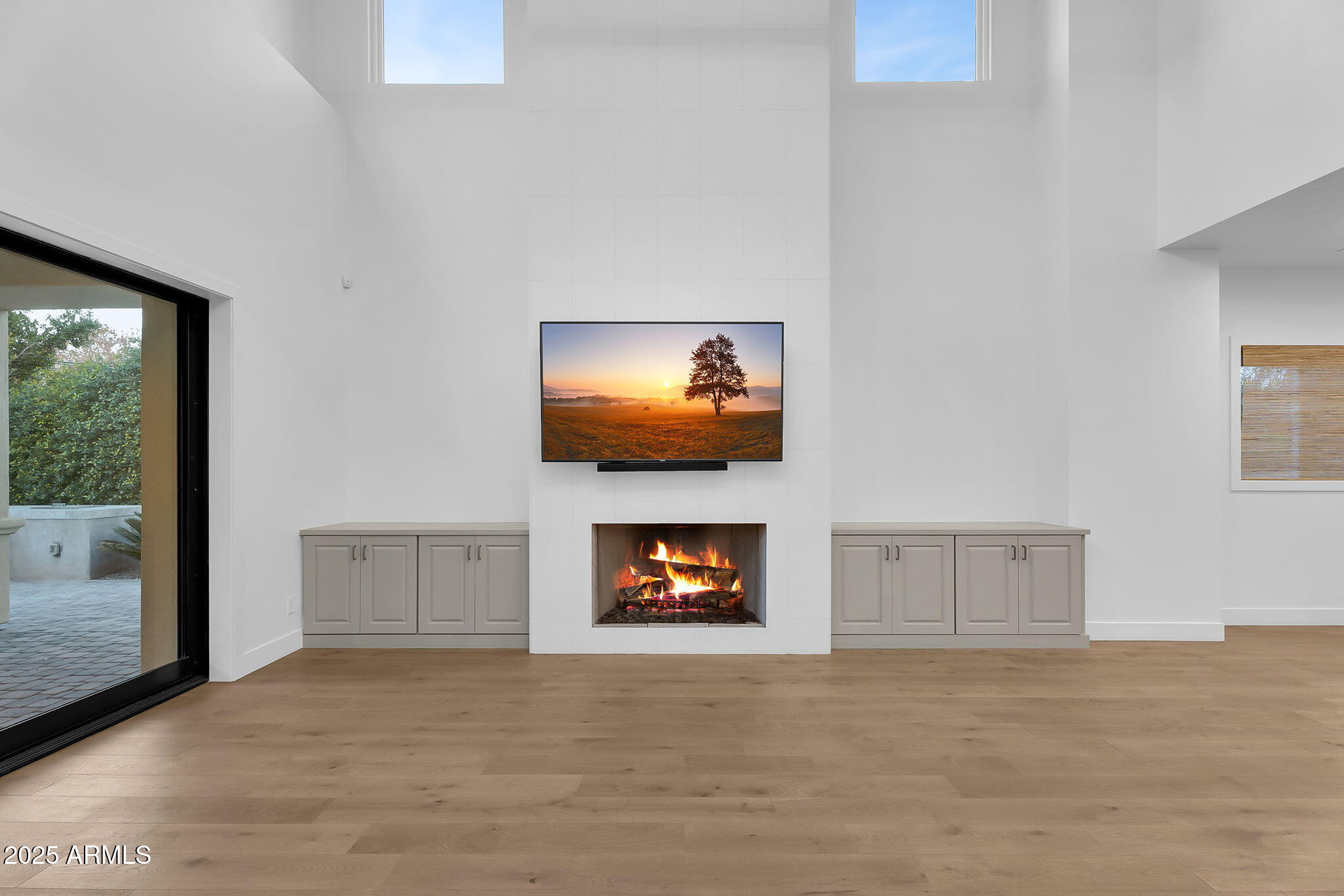 3918 E CRITTENDEN Lane