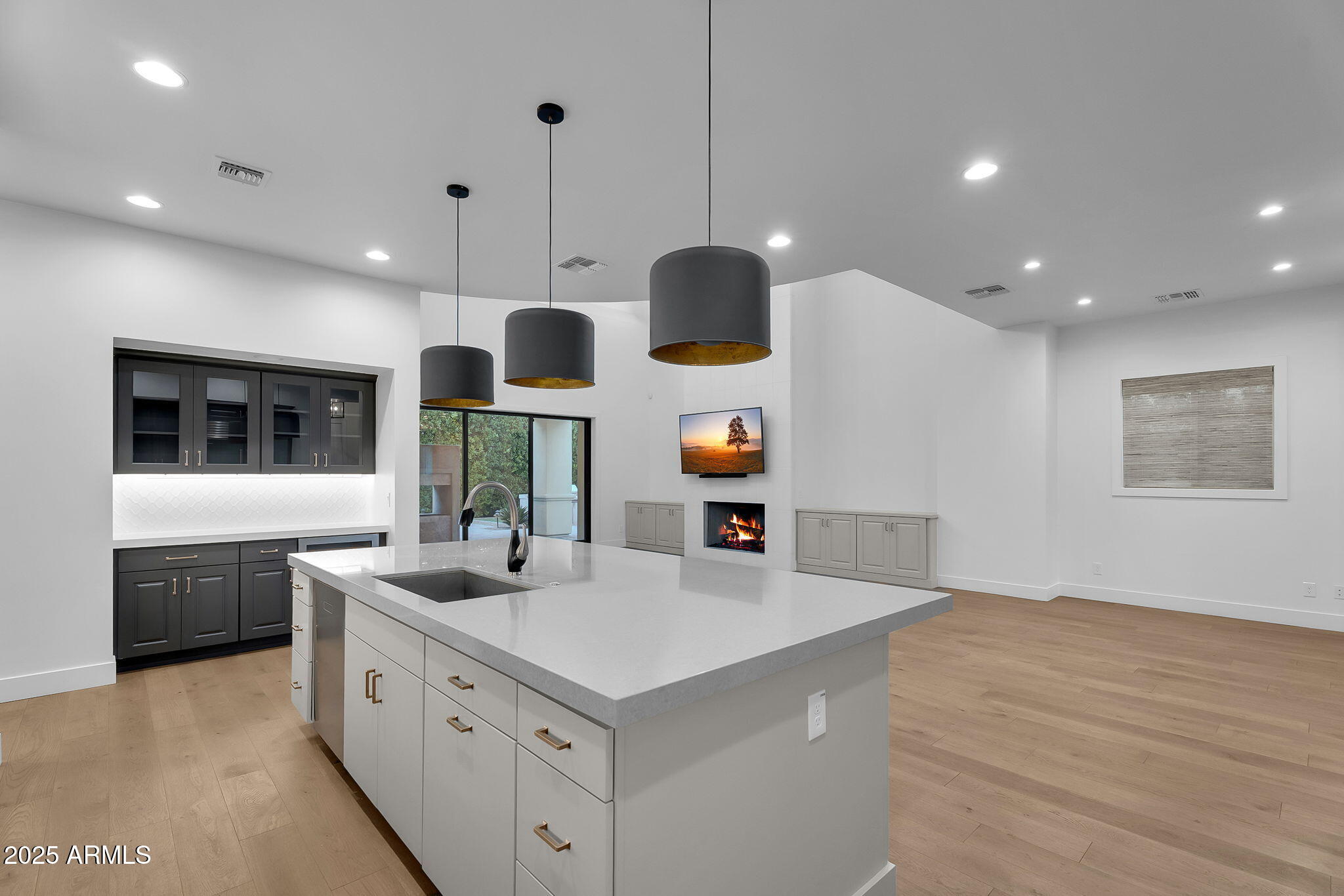 3918 E CRITTENDEN Lane