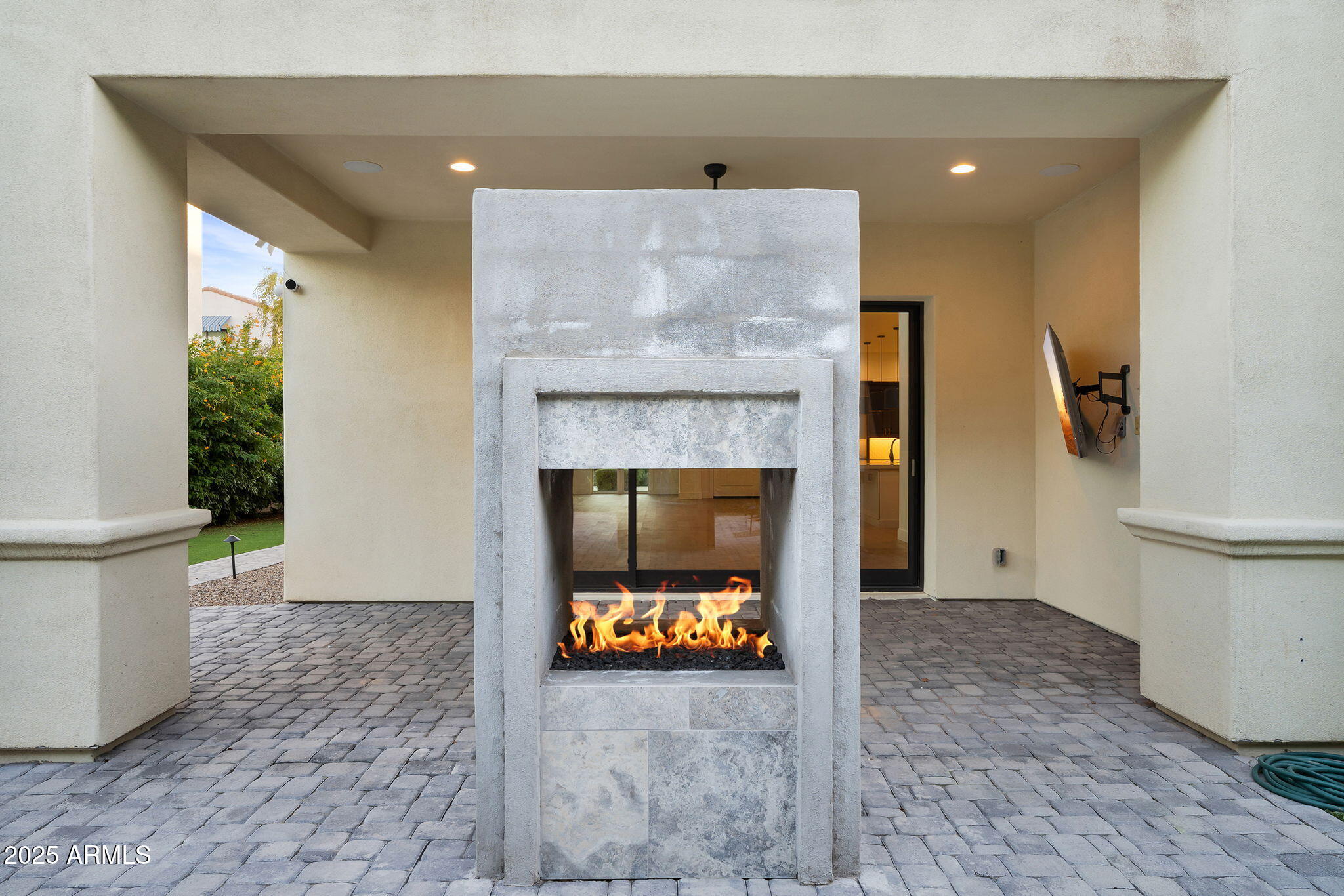 3918 E CRITTENDEN Lane