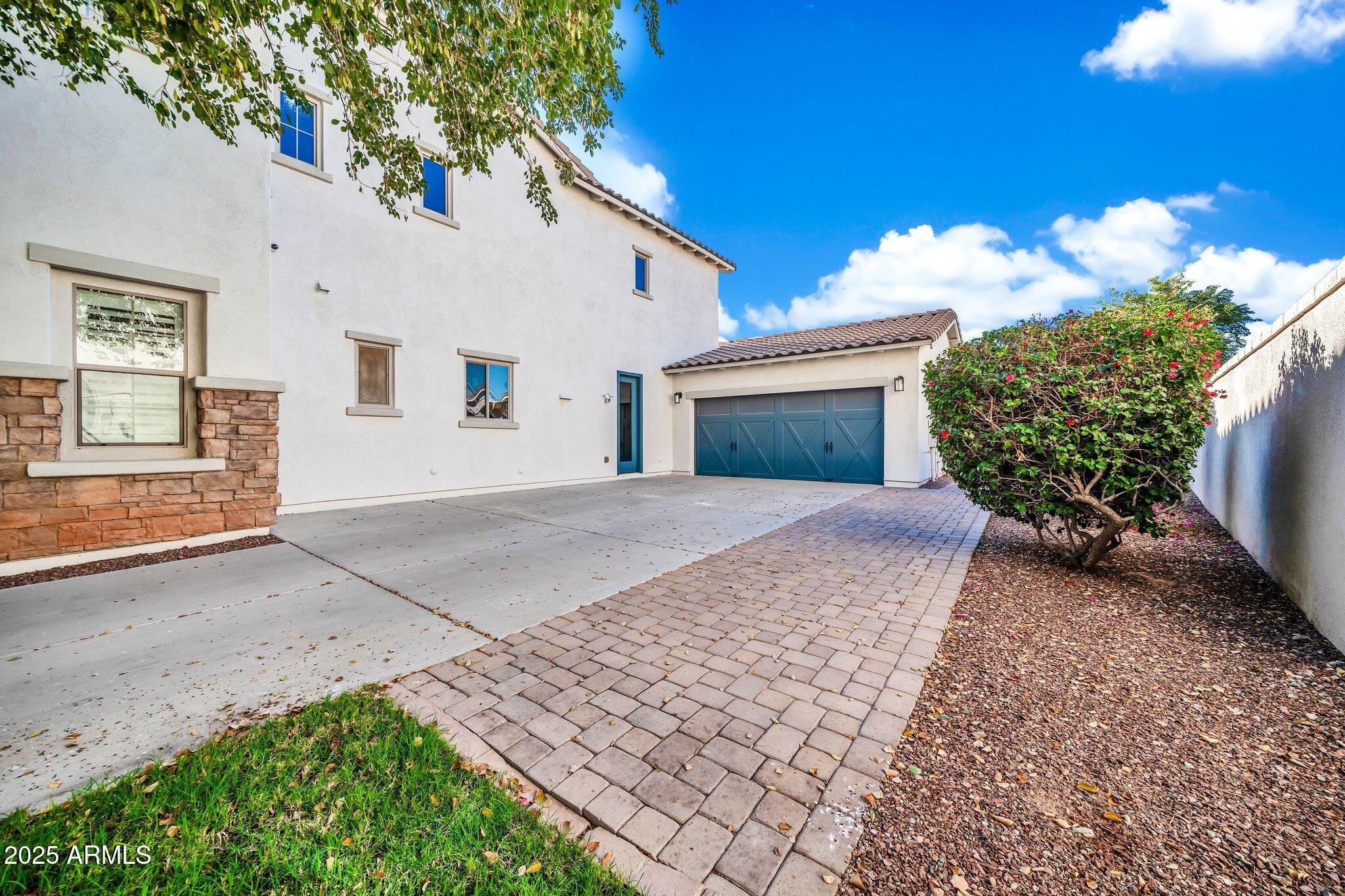 2518 N SAIDE Lane