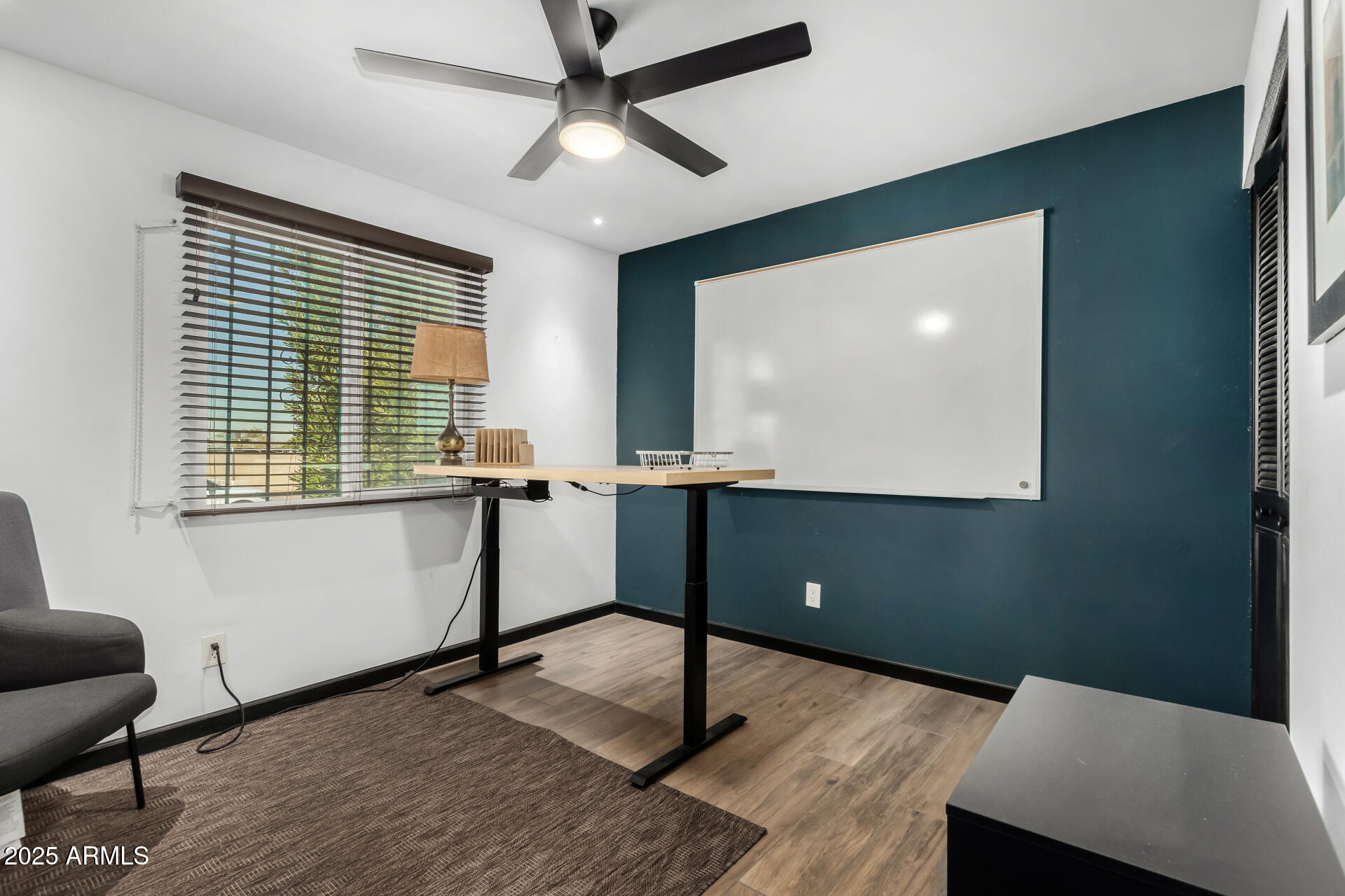 4713 E HIDALGO Avenue