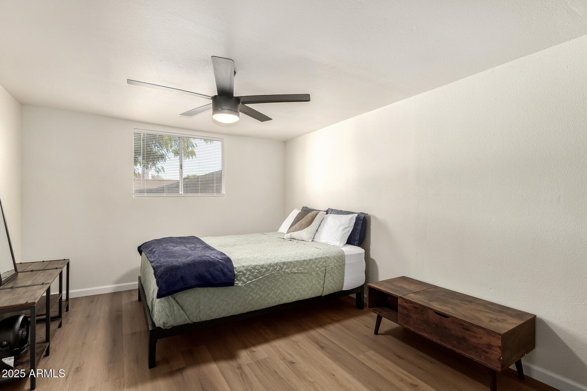 4713 E HIDALGO Avenue