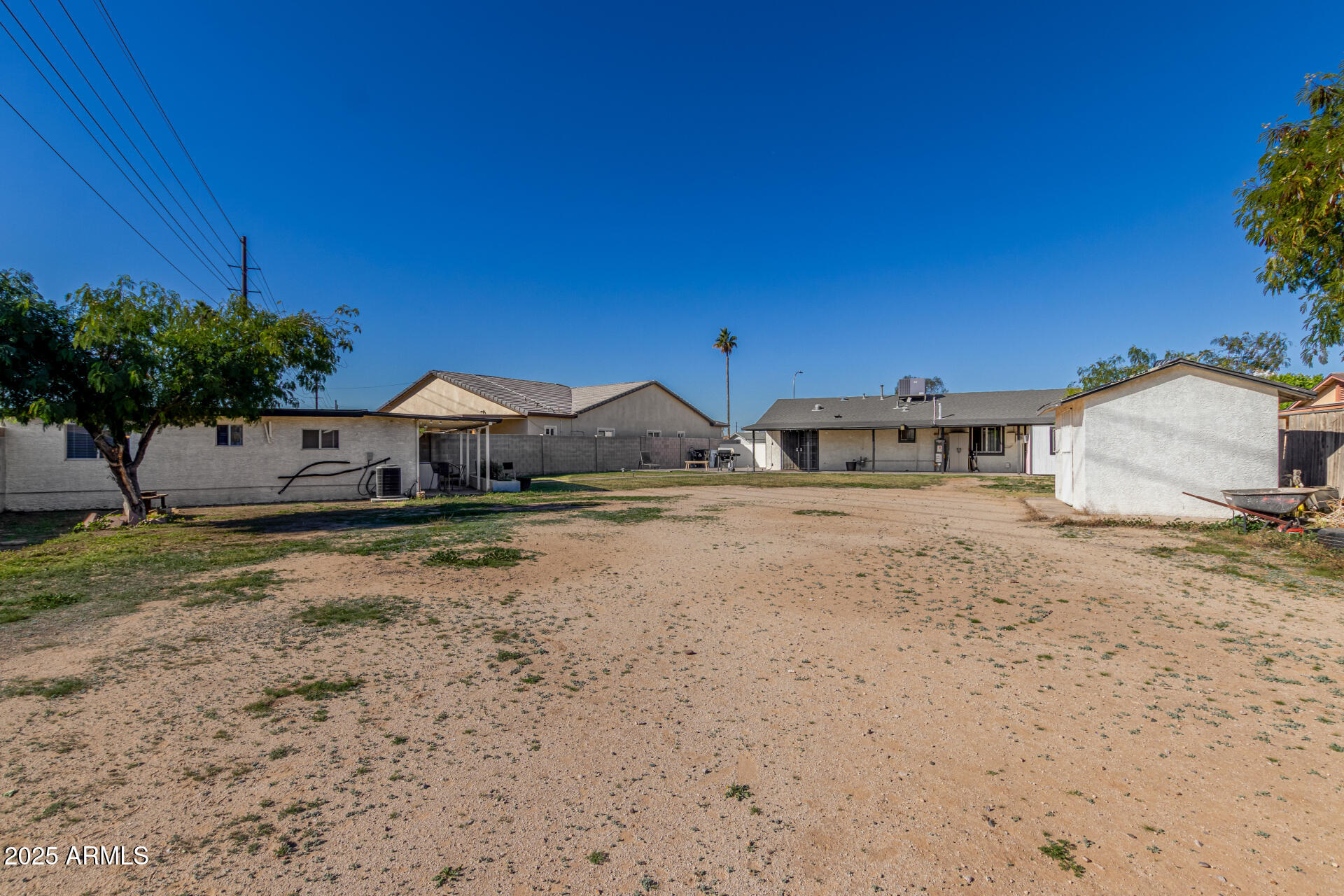 4713 E HIDALGO Avenue