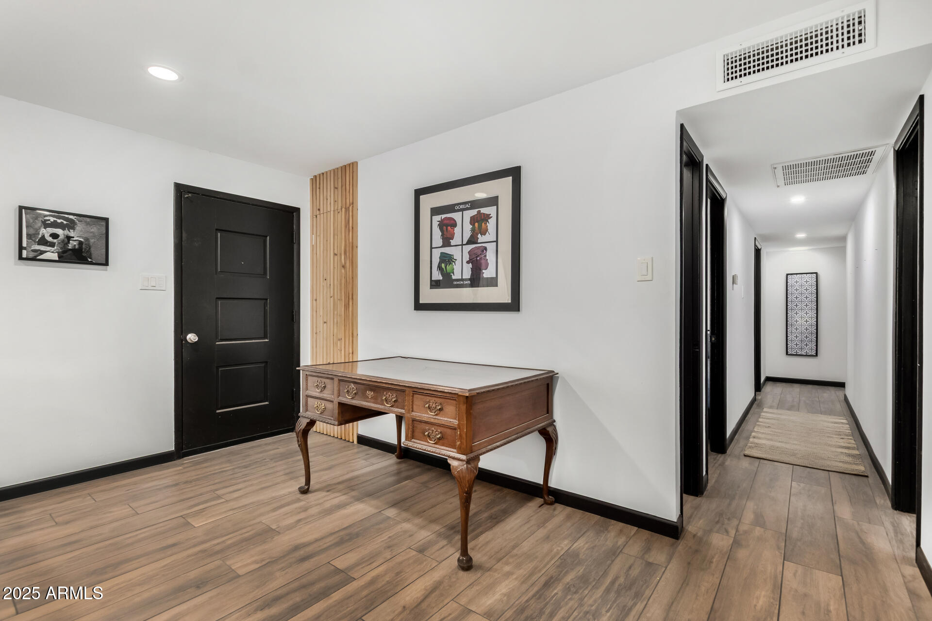 4713 E HIDALGO Avenue