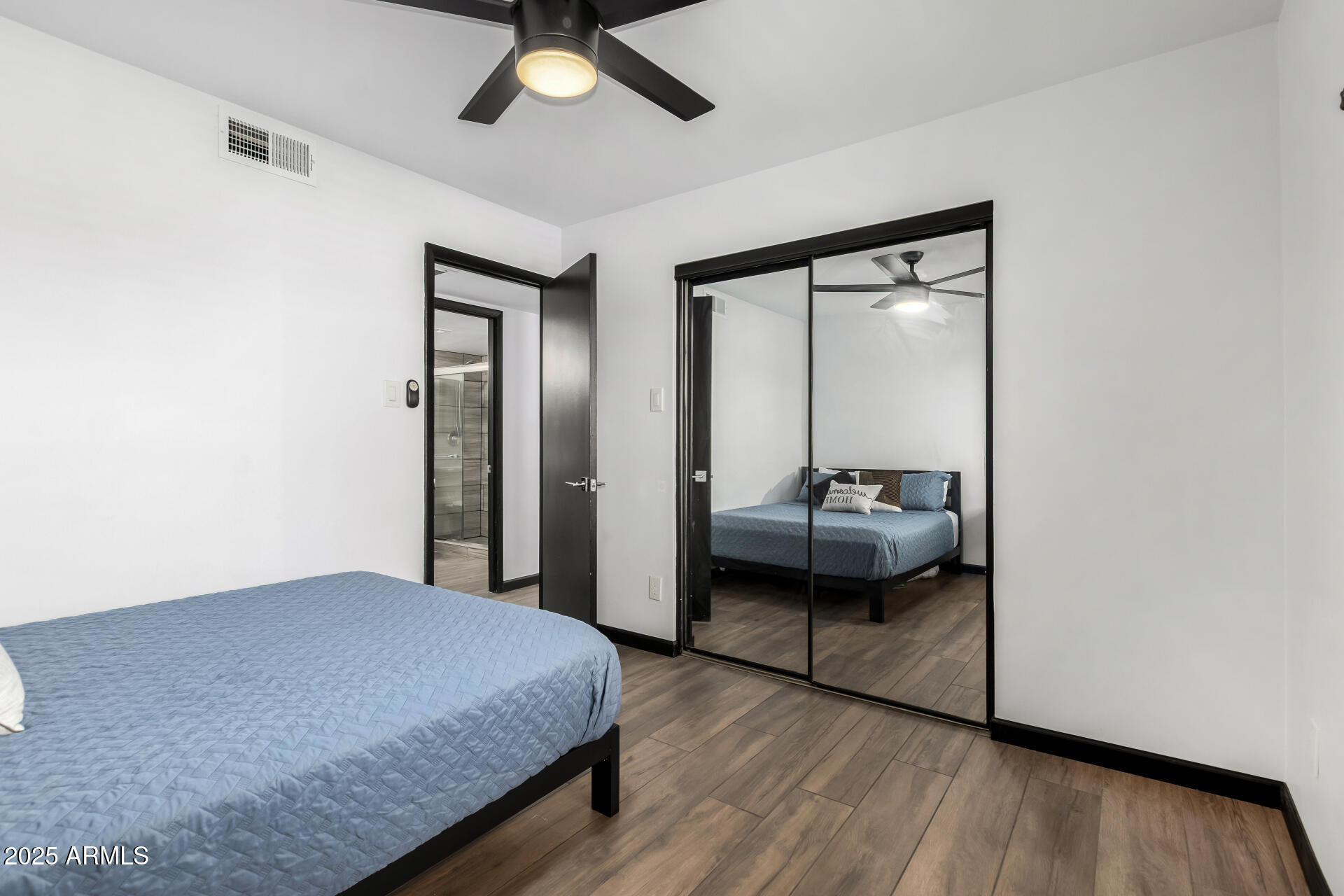 4713 E HIDALGO Avenue